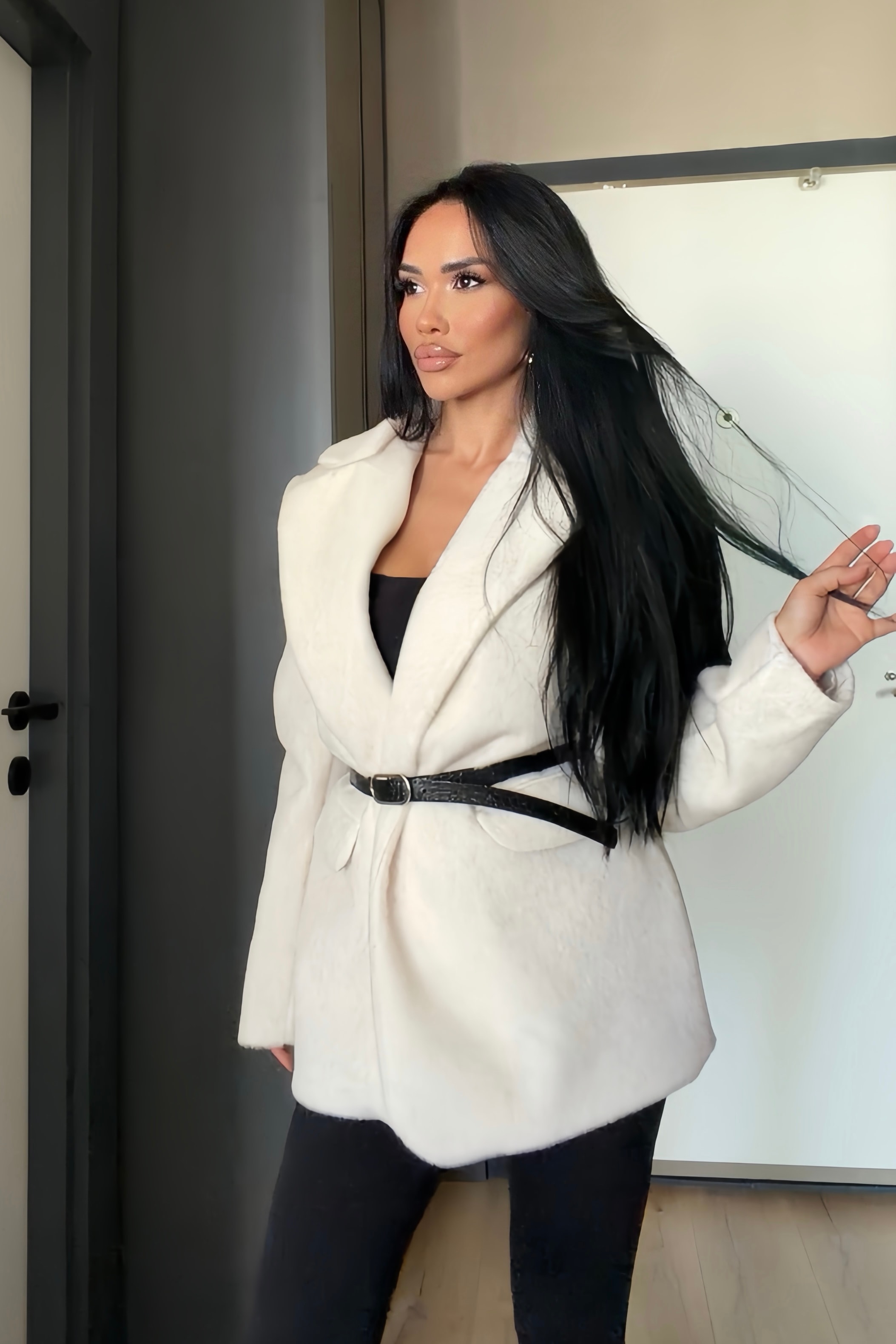 Soft Premium Tüylü Kaşe Ceket - Beyaz