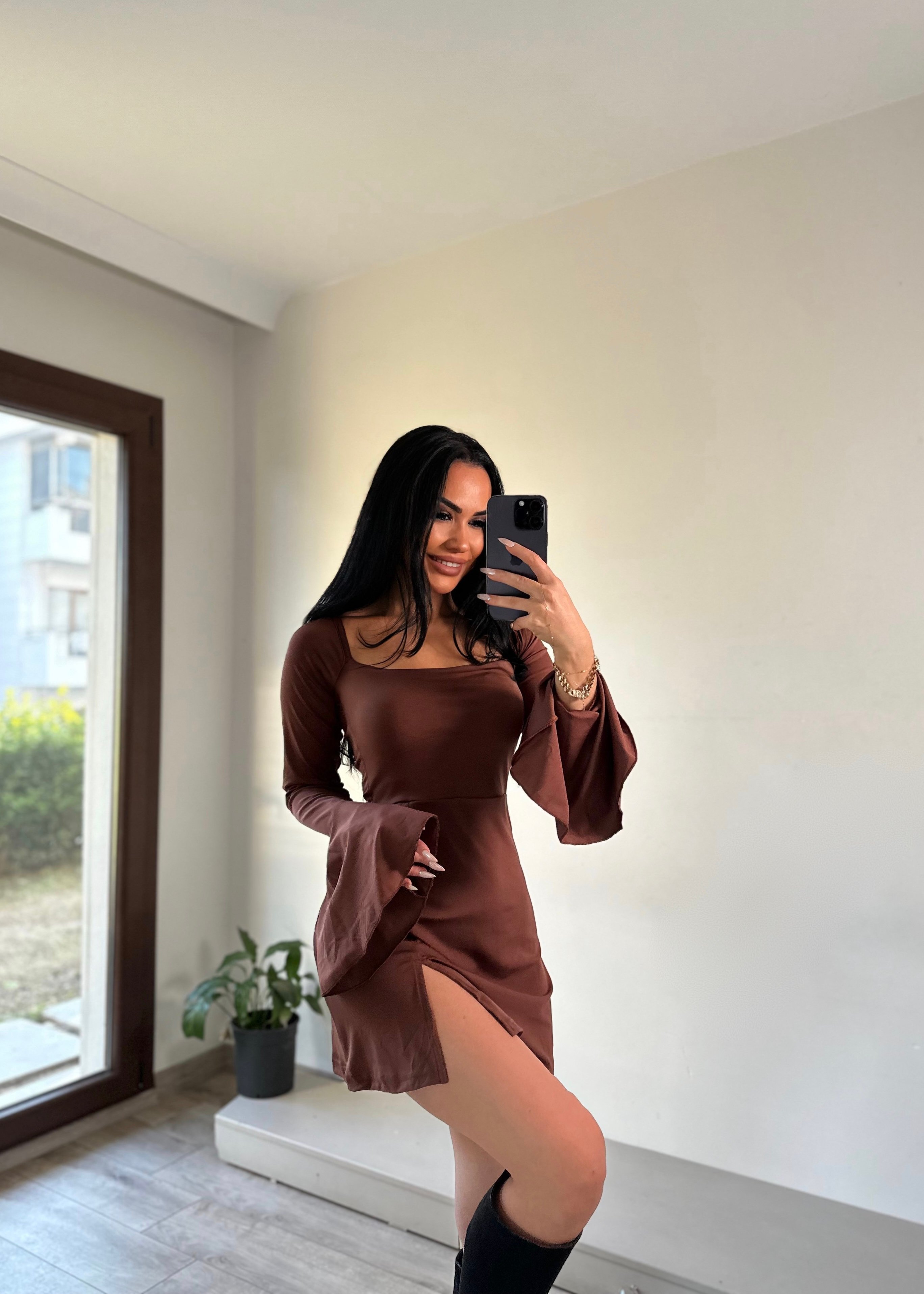 Molly Yırtmaçlı Balon Kol Elbise