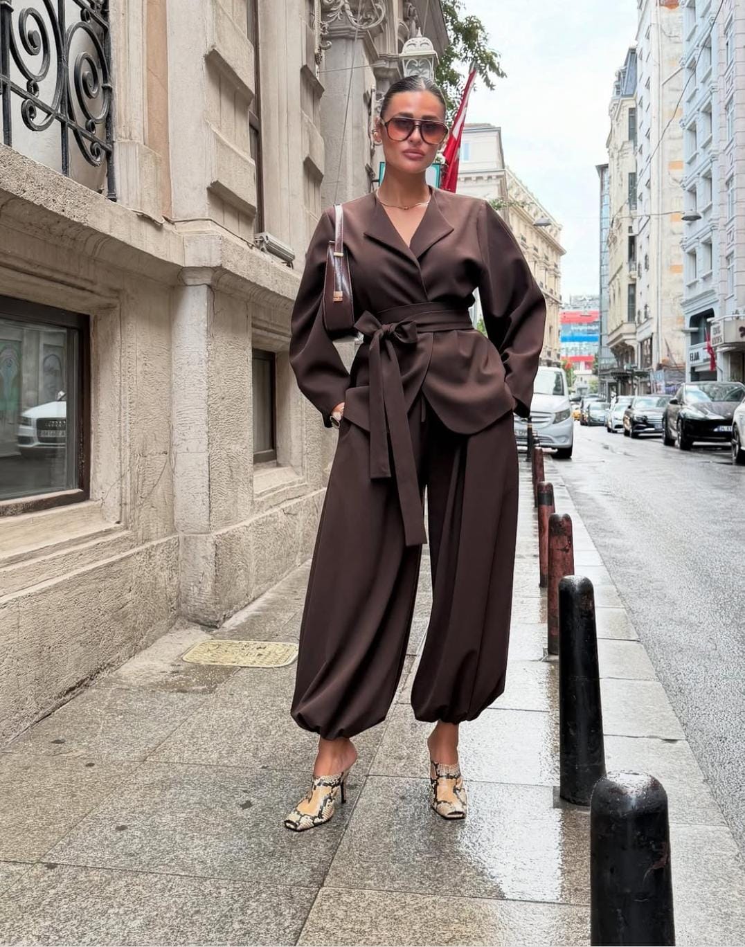 KUŞAKLI ASTARLI BLAZER ŞALVARLI TAKIM