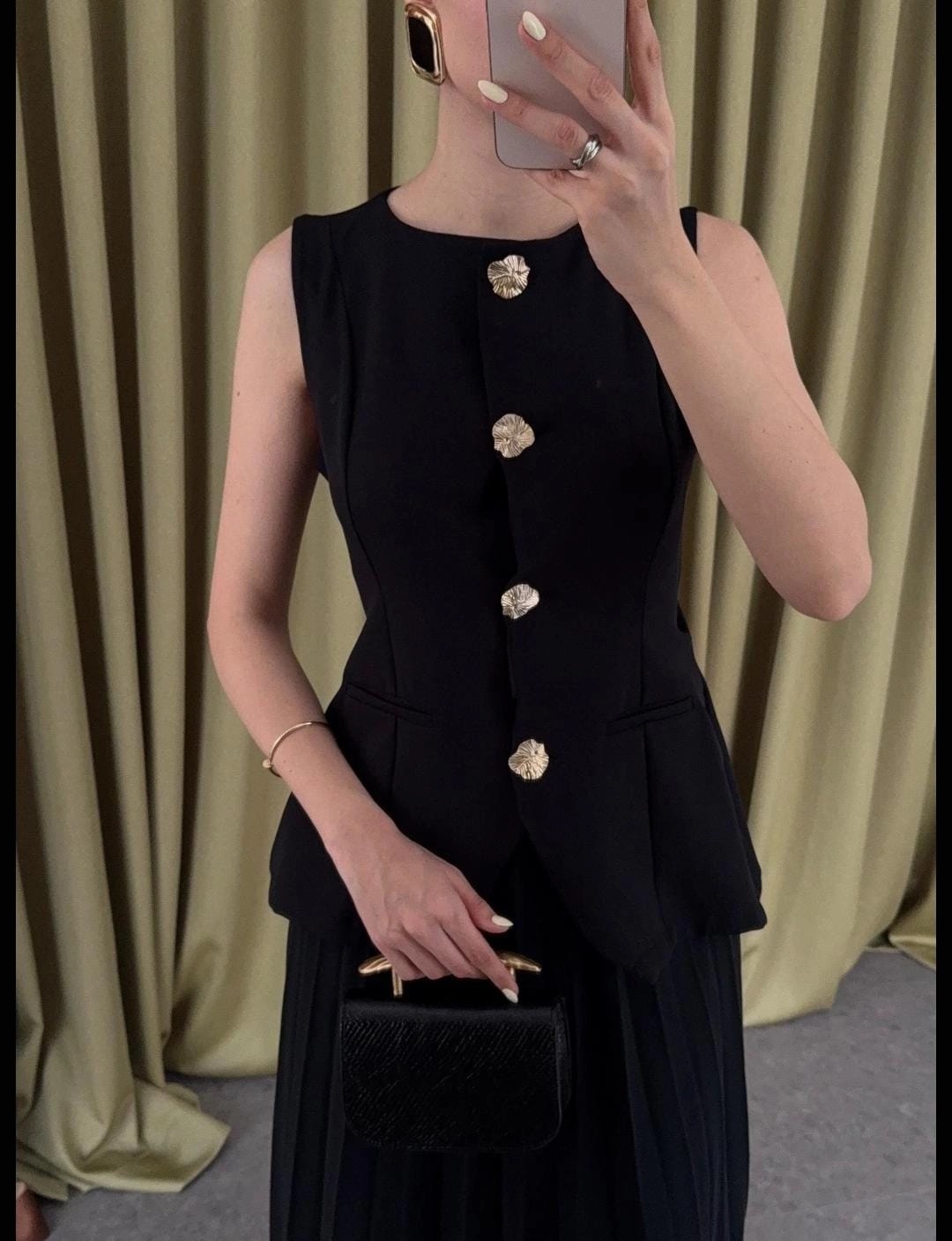 Yelek Tasarımlı Gold Düğmeli Elbise