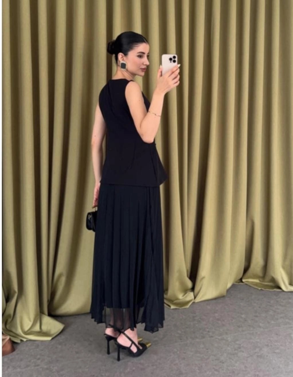 Yelek Tasarımlı Gold Düğmeli Elbise