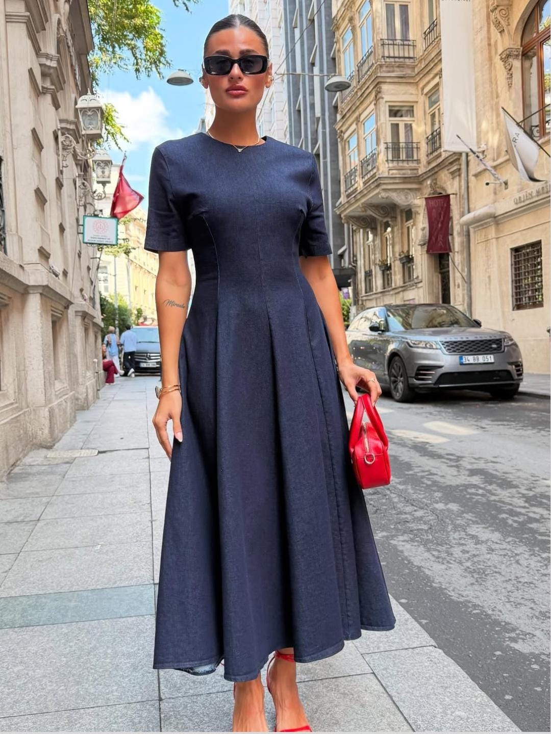 KİLOŞ BELDEN OTURTMALI JEAN ELBİSE