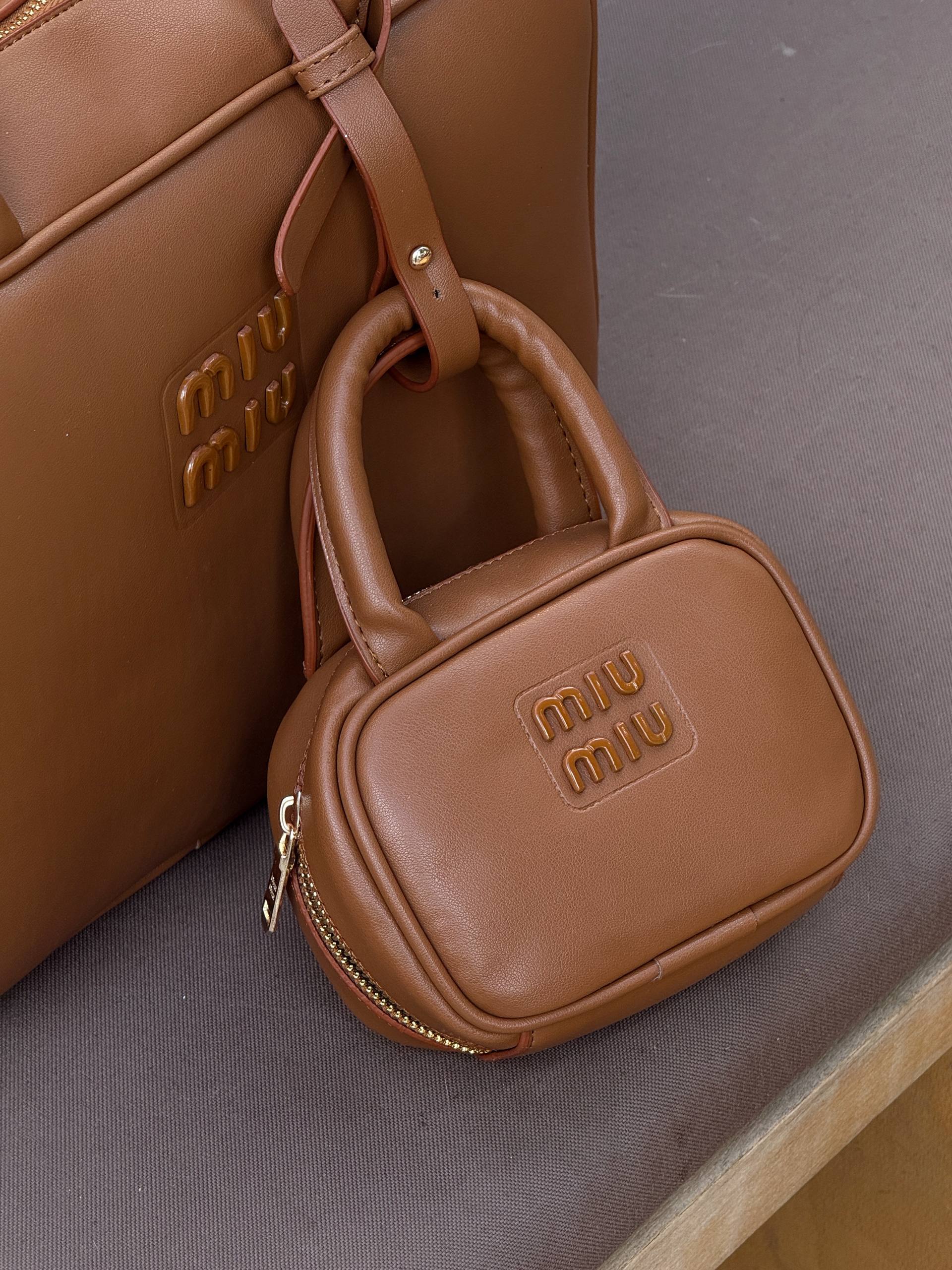 DERI MARKA MODEL ÇANTA