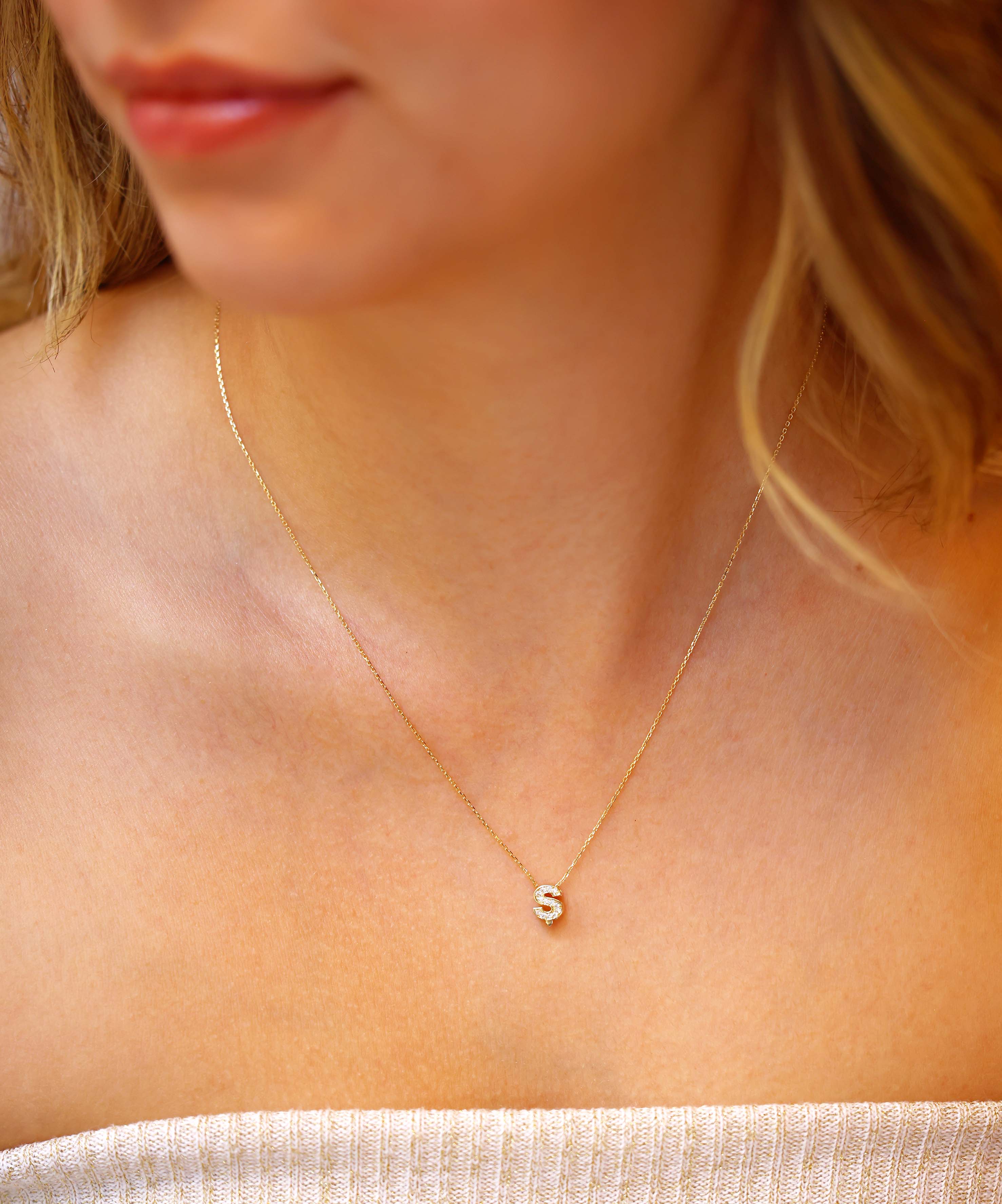 Altın Taşlı Ş harf Kolye 