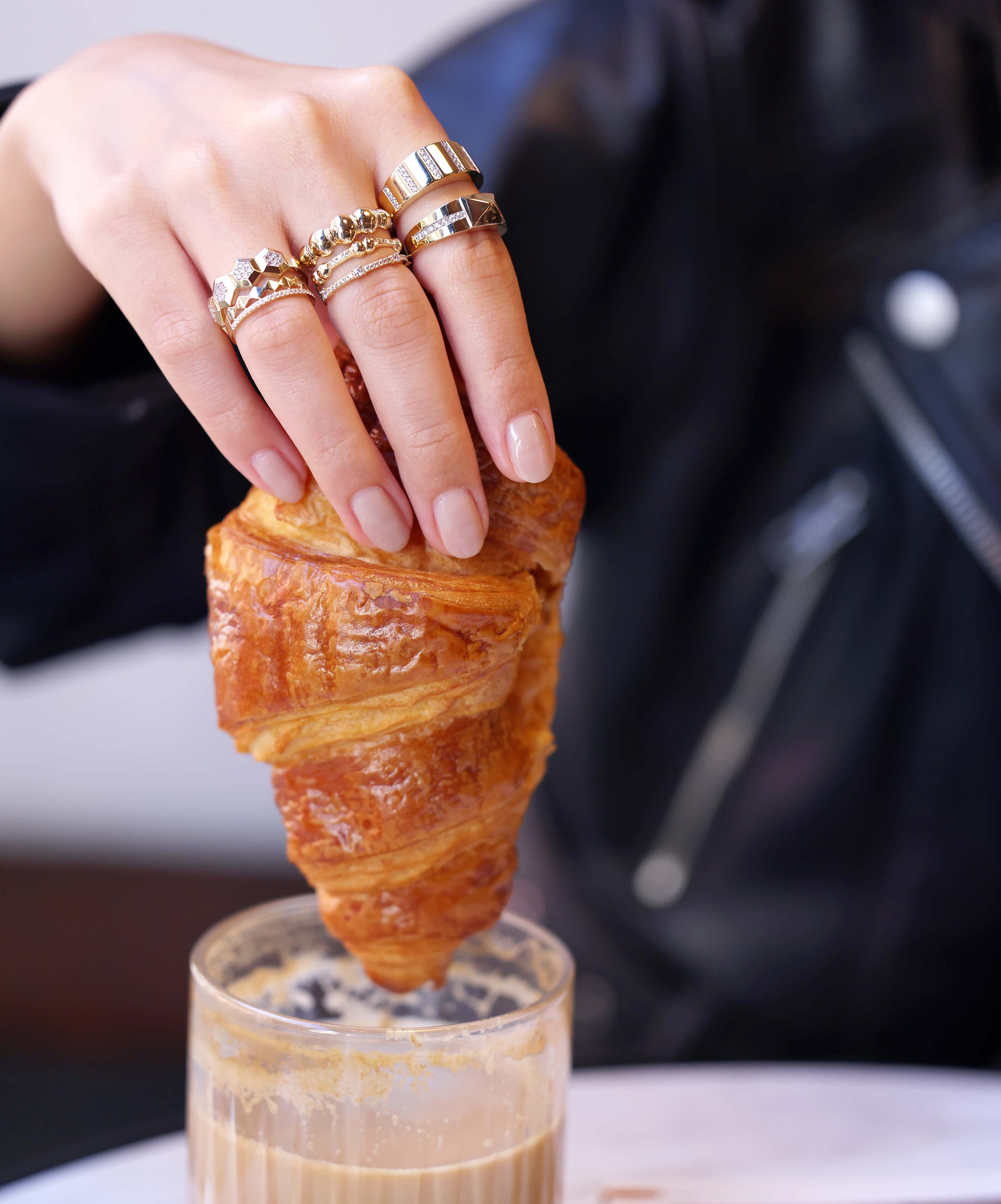 Altın Taşlı Yüzük