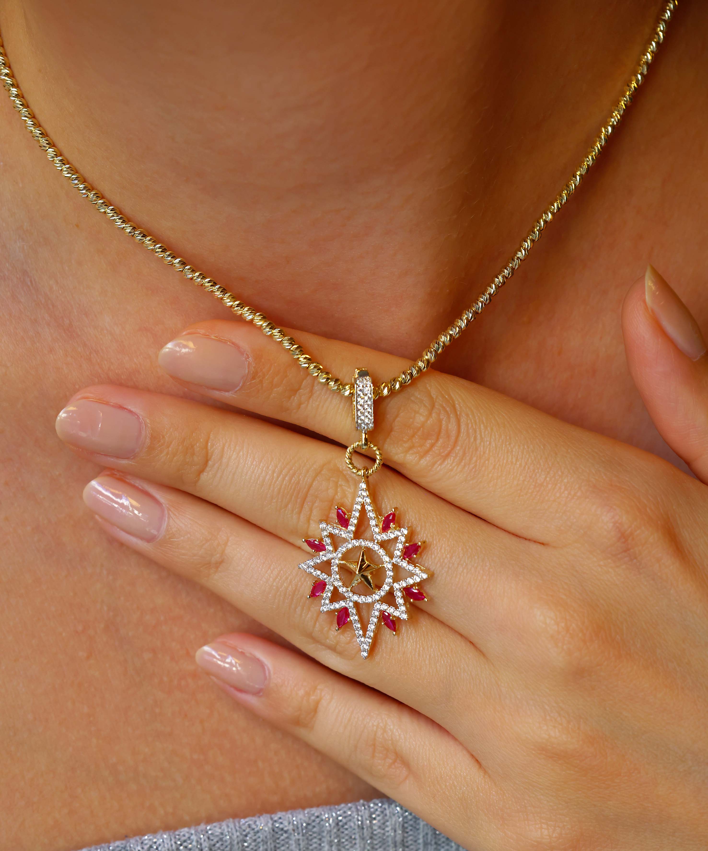 Renkli Taşlı Kuzey Yıldızı Altın Kolye Ucu