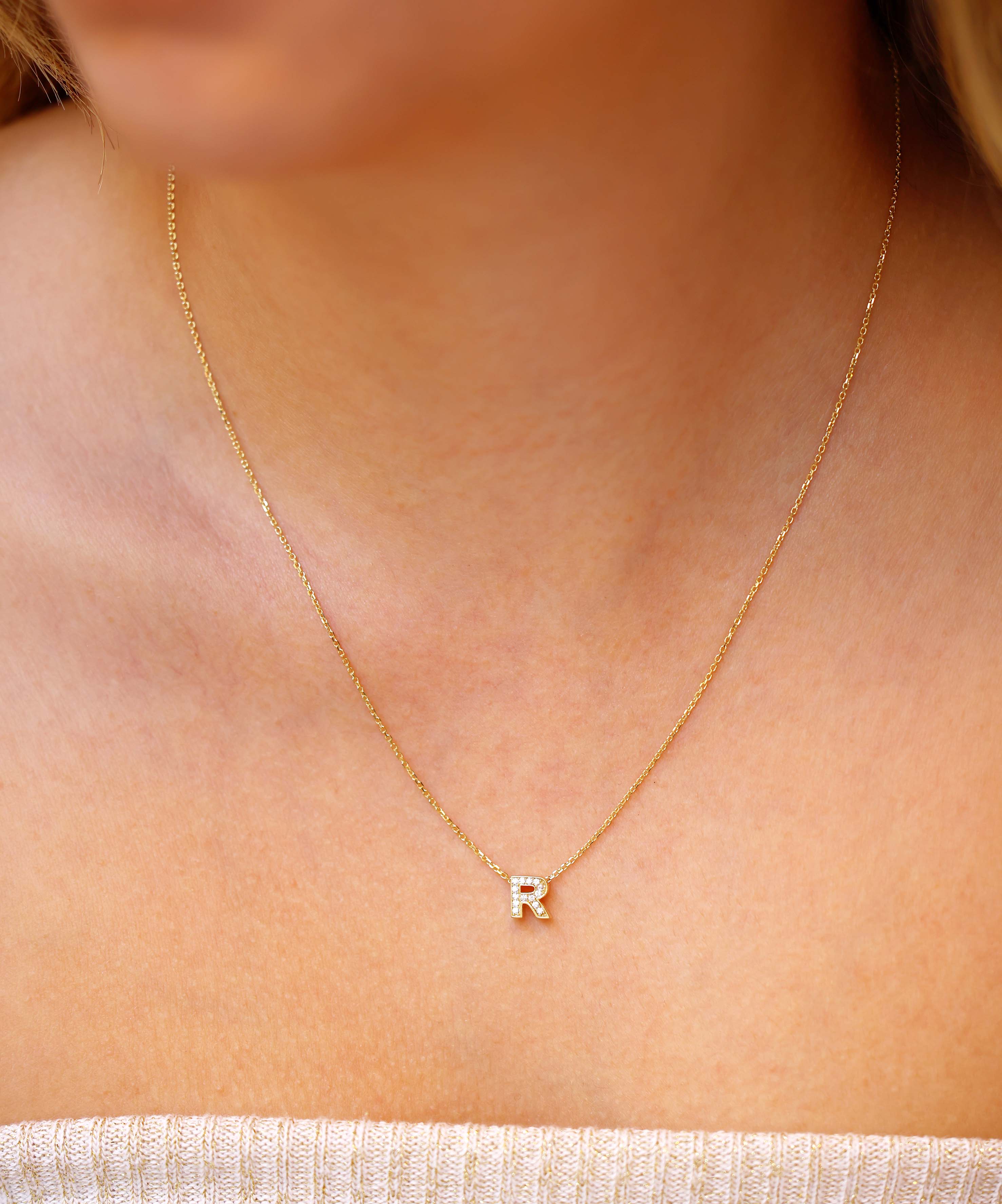 Altın Taşlı R Harf Kolye