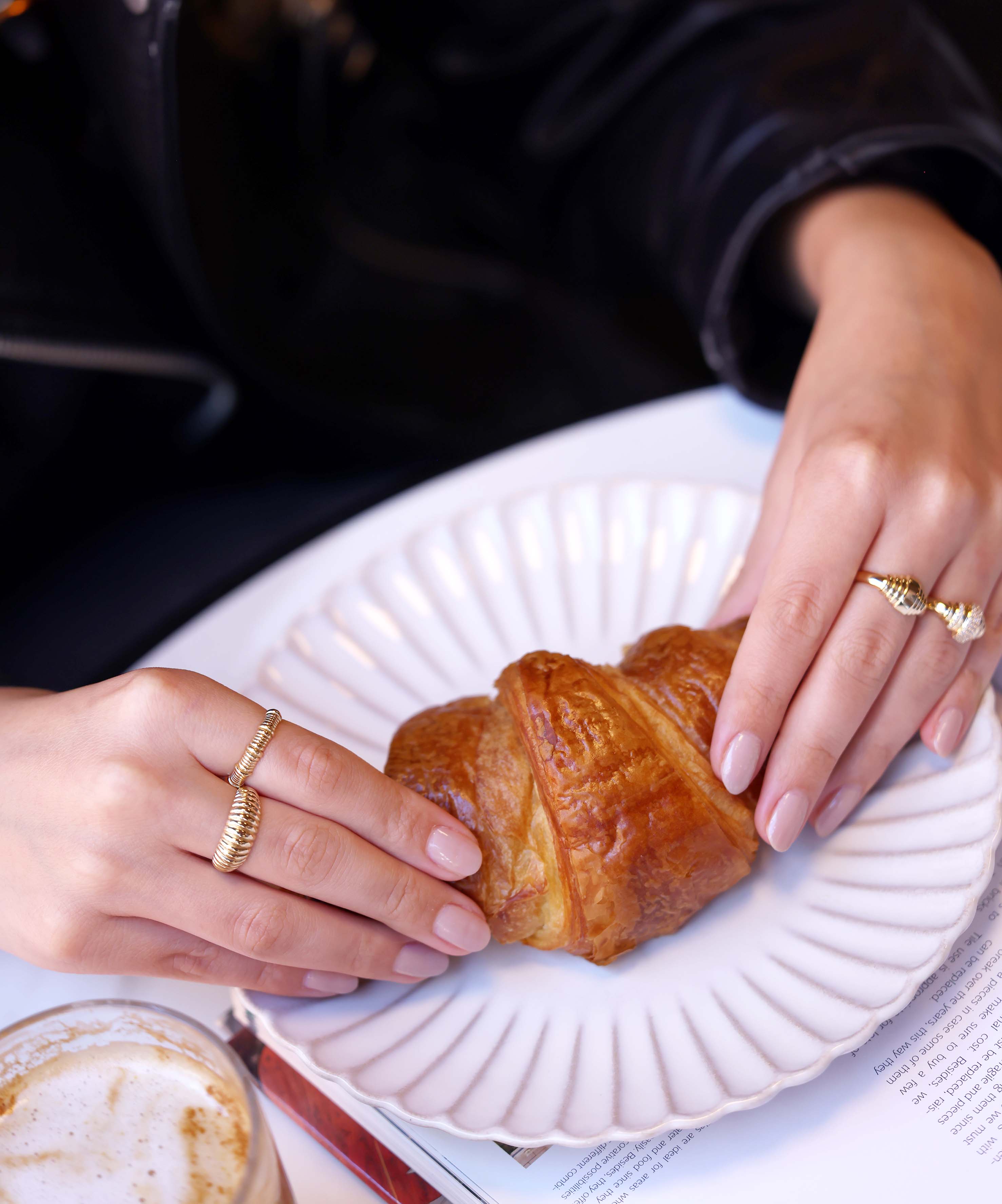 Altın Bombeli Yüzük