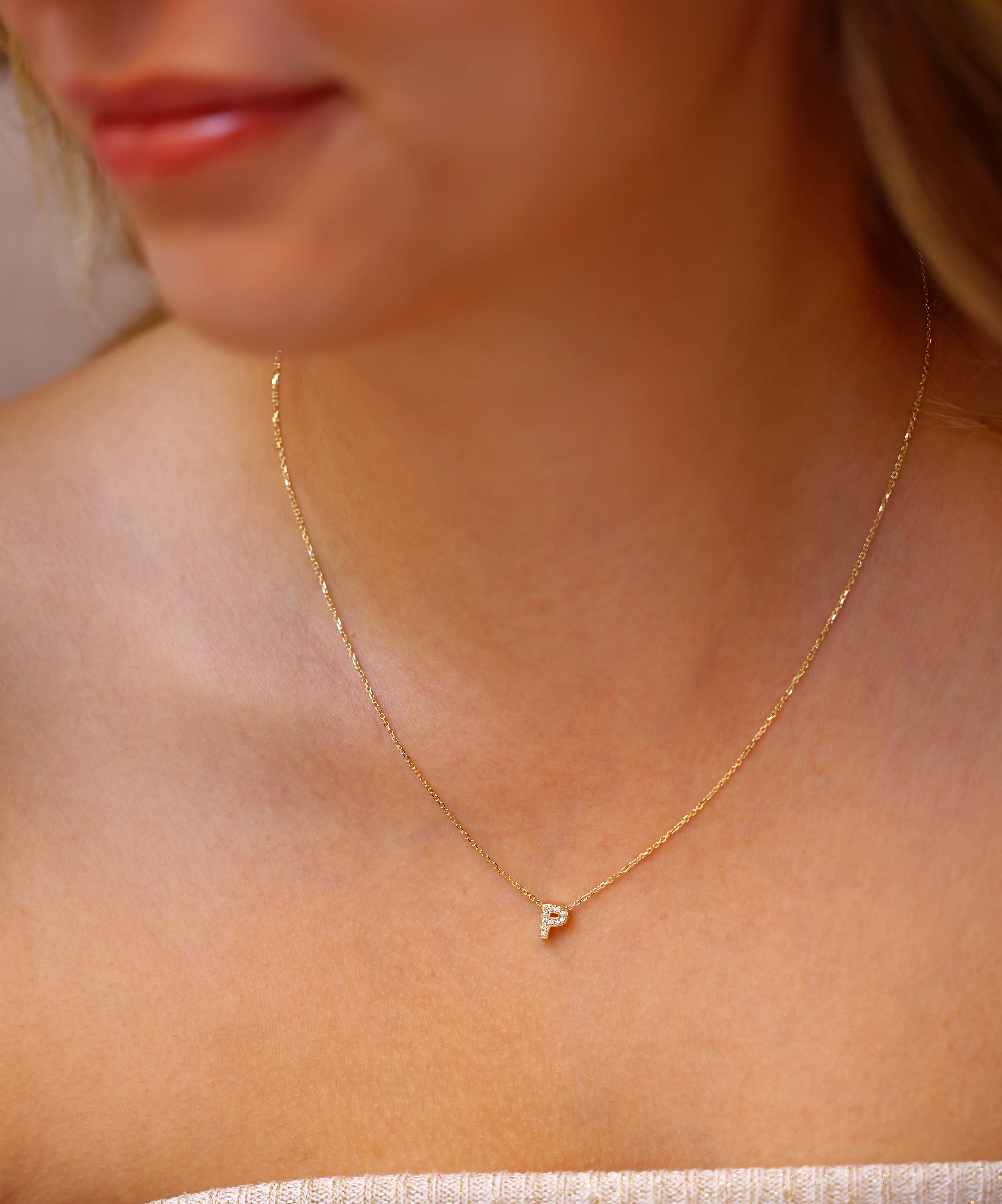 Altın Taşlı P Harf Kolye