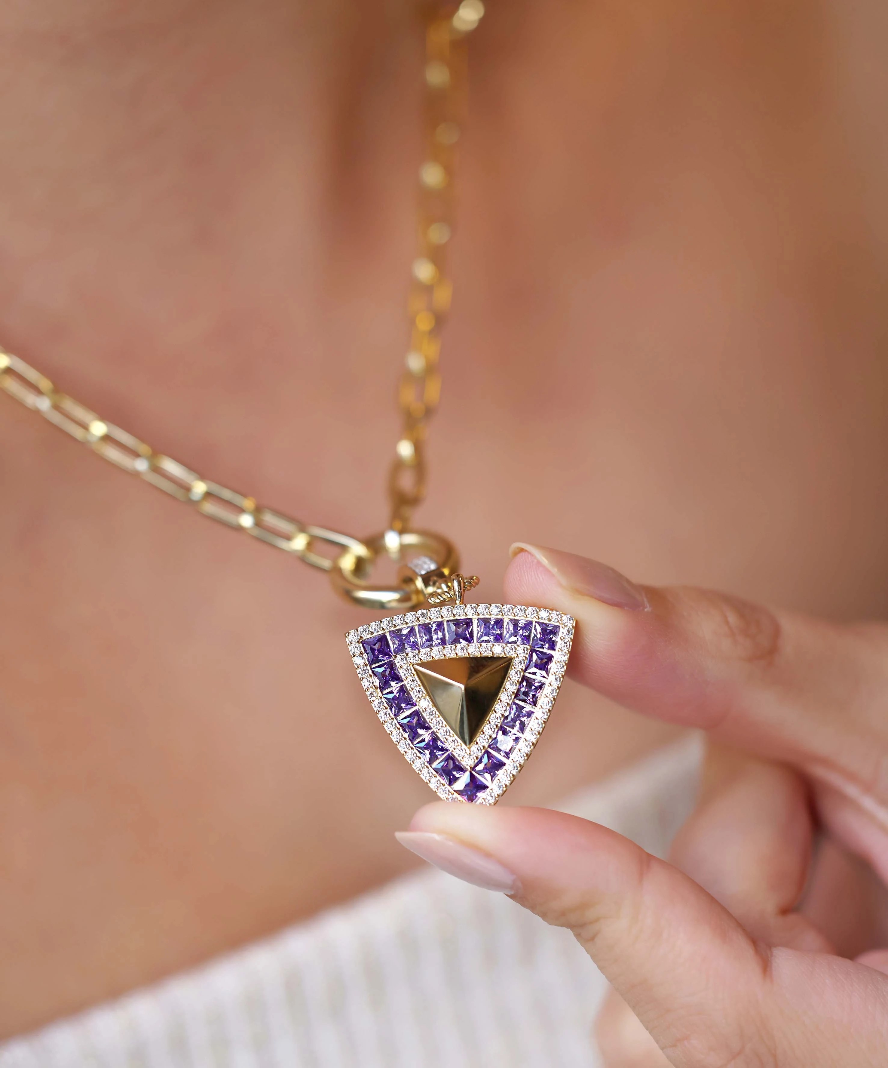 Altın Mor Taşlı Üçgen Kolye Ucu