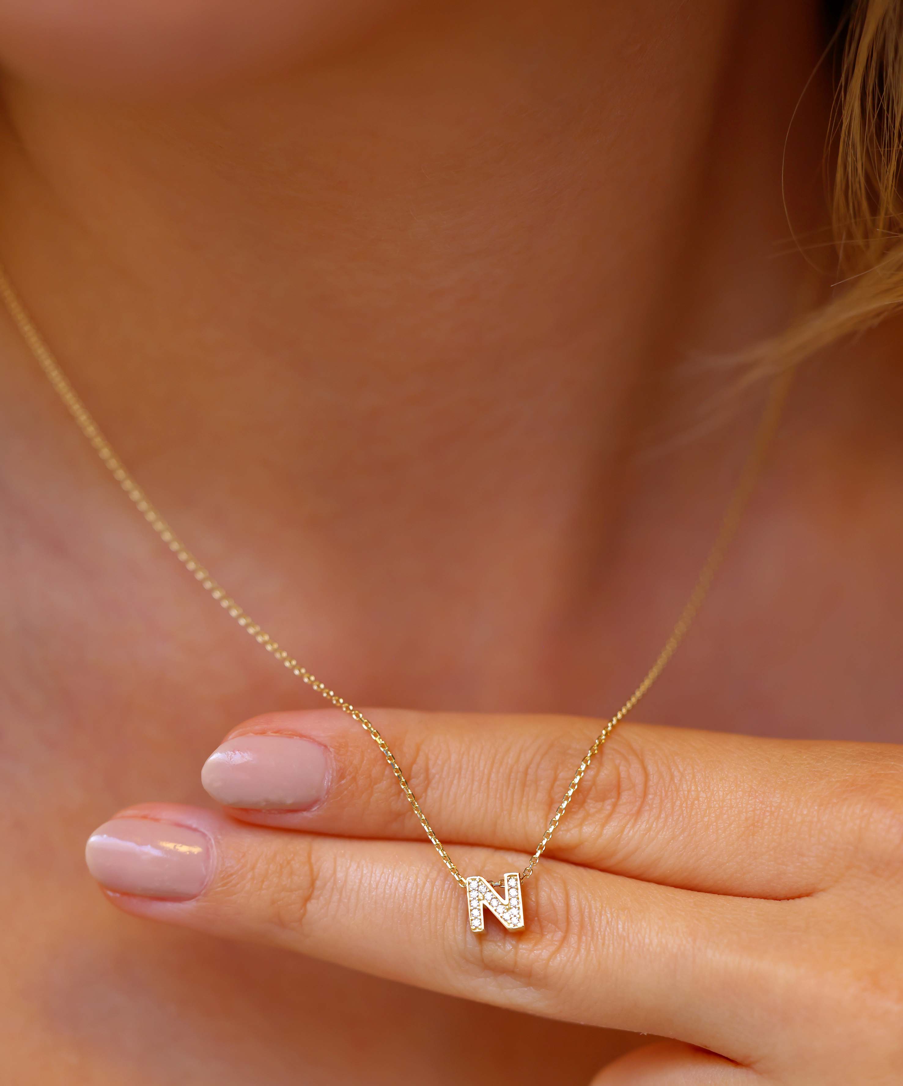 Altın Taşlı N Harf Kolye