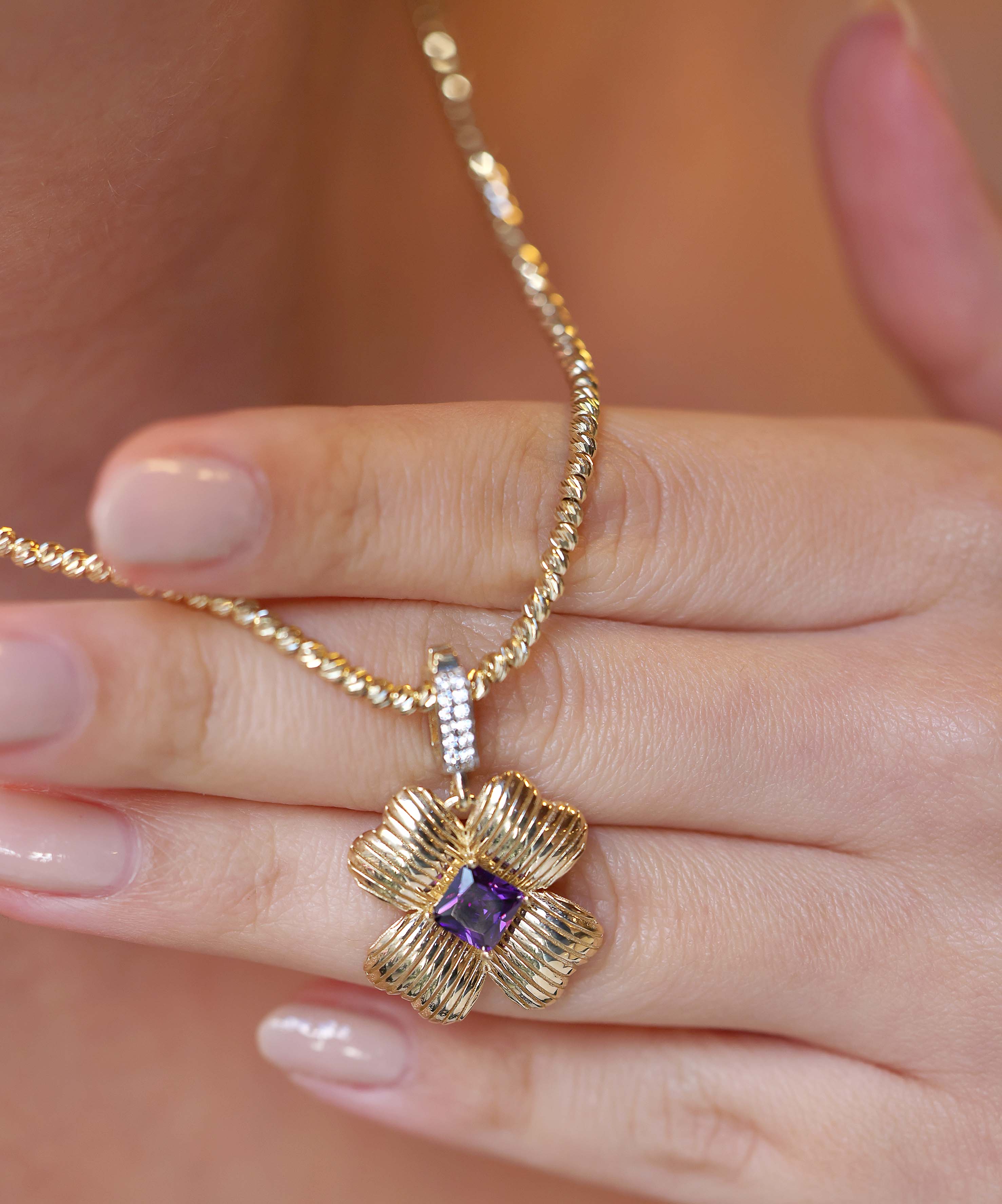 Altın Mor Taşlı Çiçek Kolye Ucu