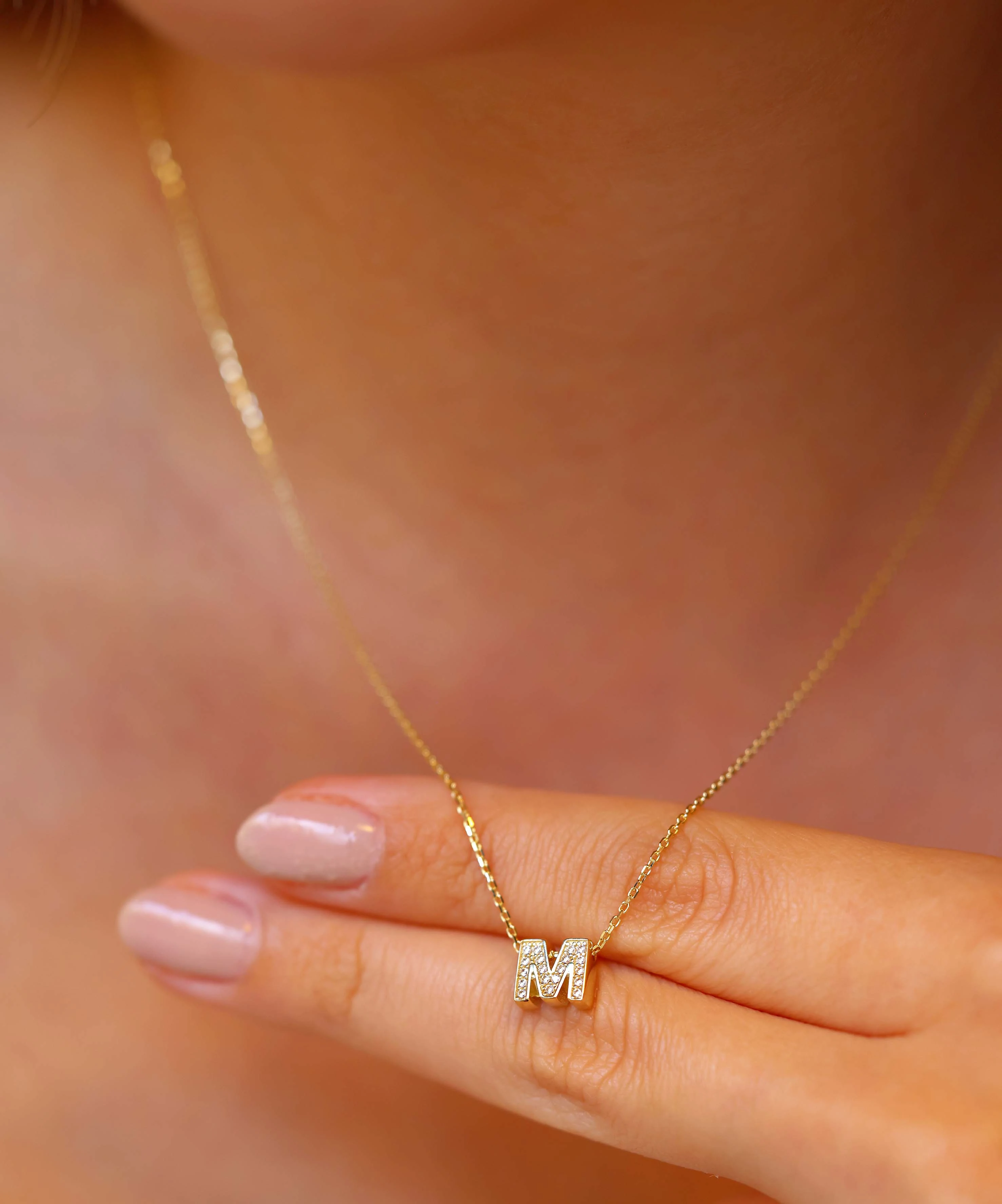 Altın Taşlı M Harf Kolye