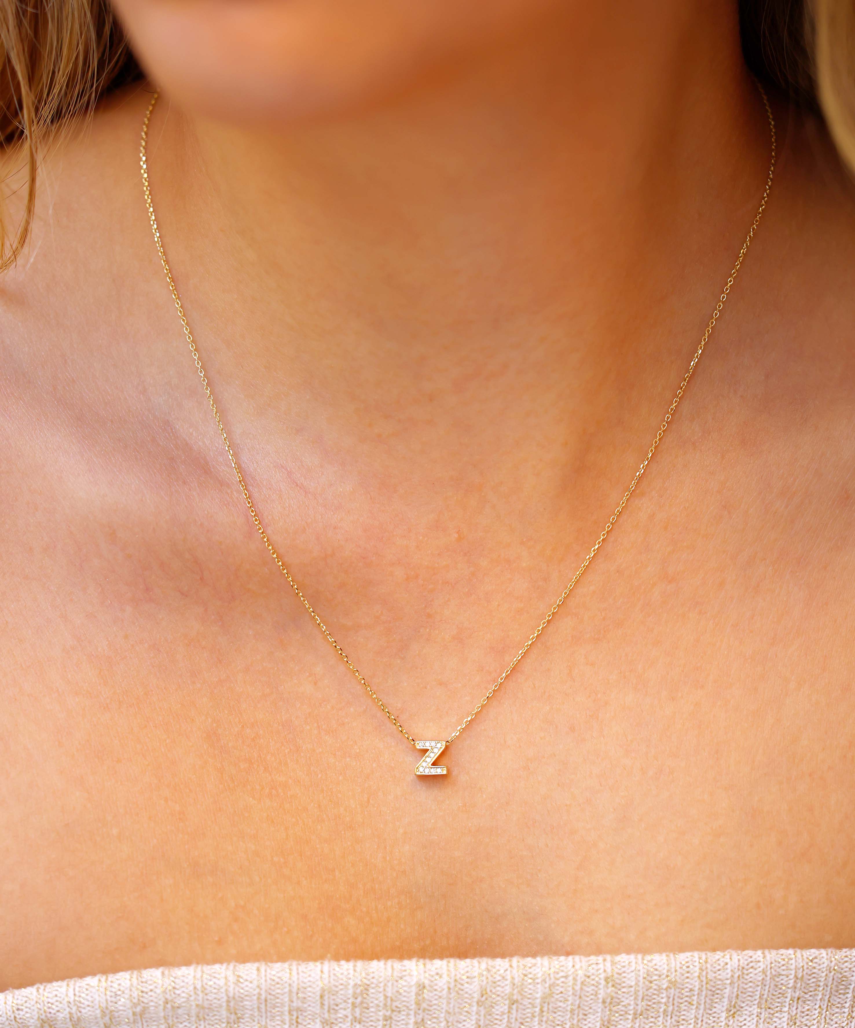 Altın Taşlı Z Harf Kolye