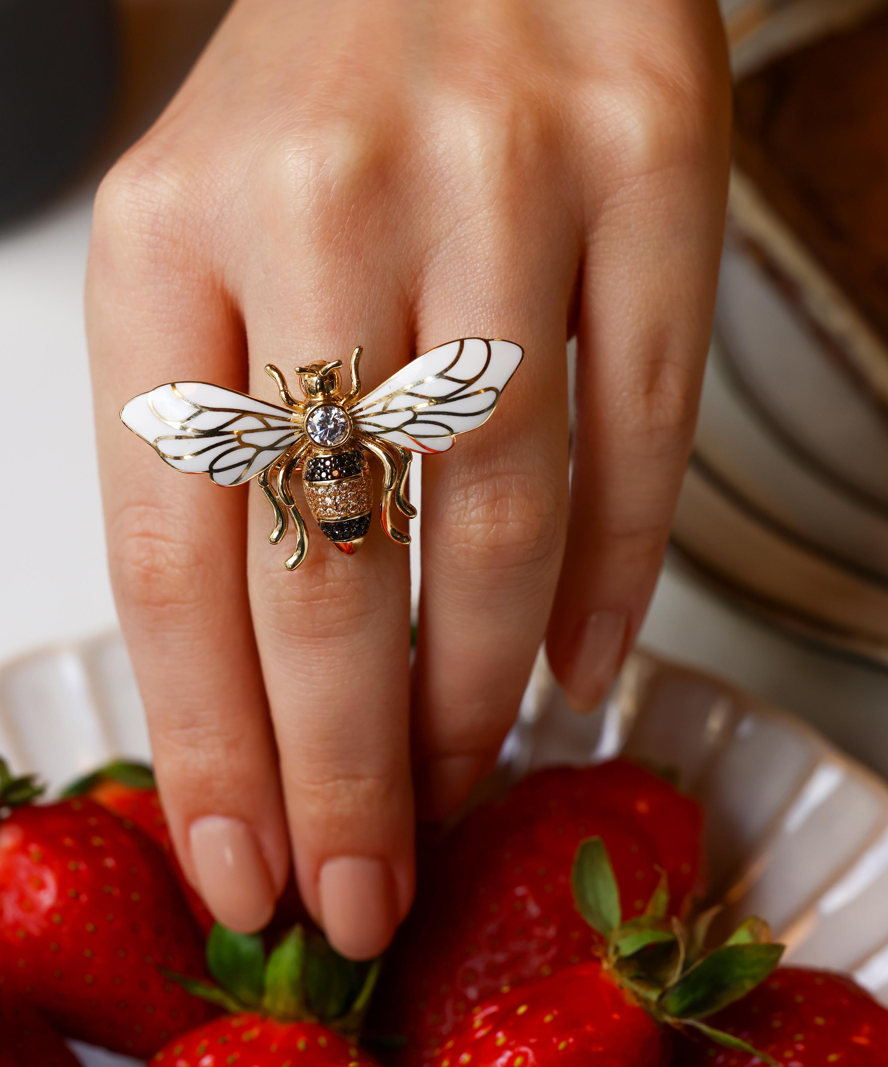 Bee Mine Altın Arı Beyaz Taşlı Yüzük