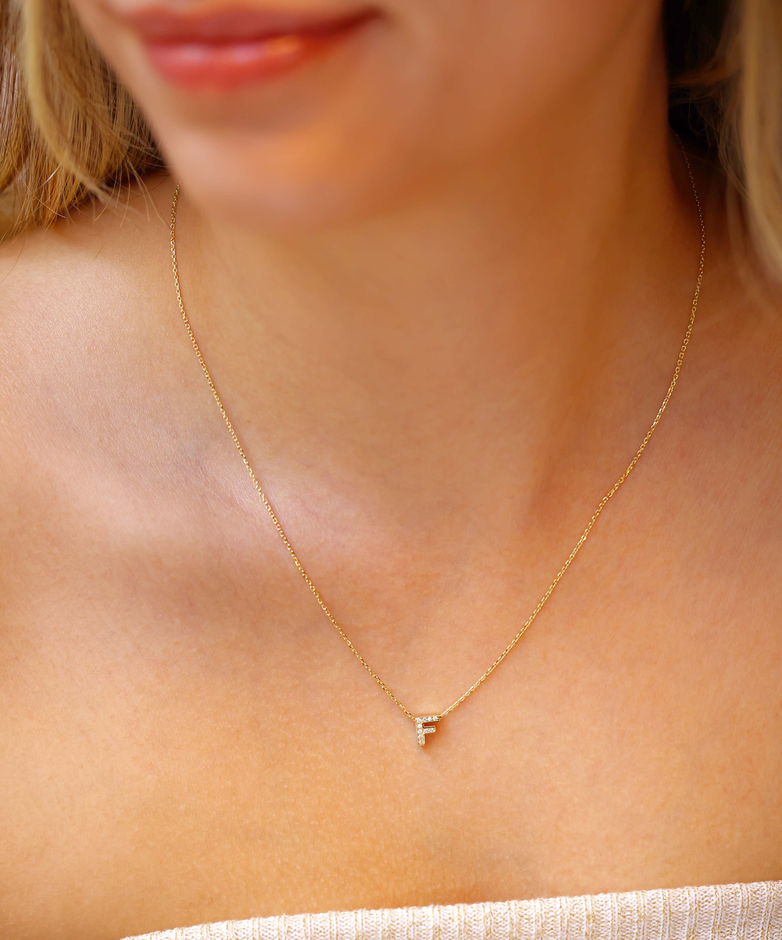 Altın Taşlı F Harf Kolye