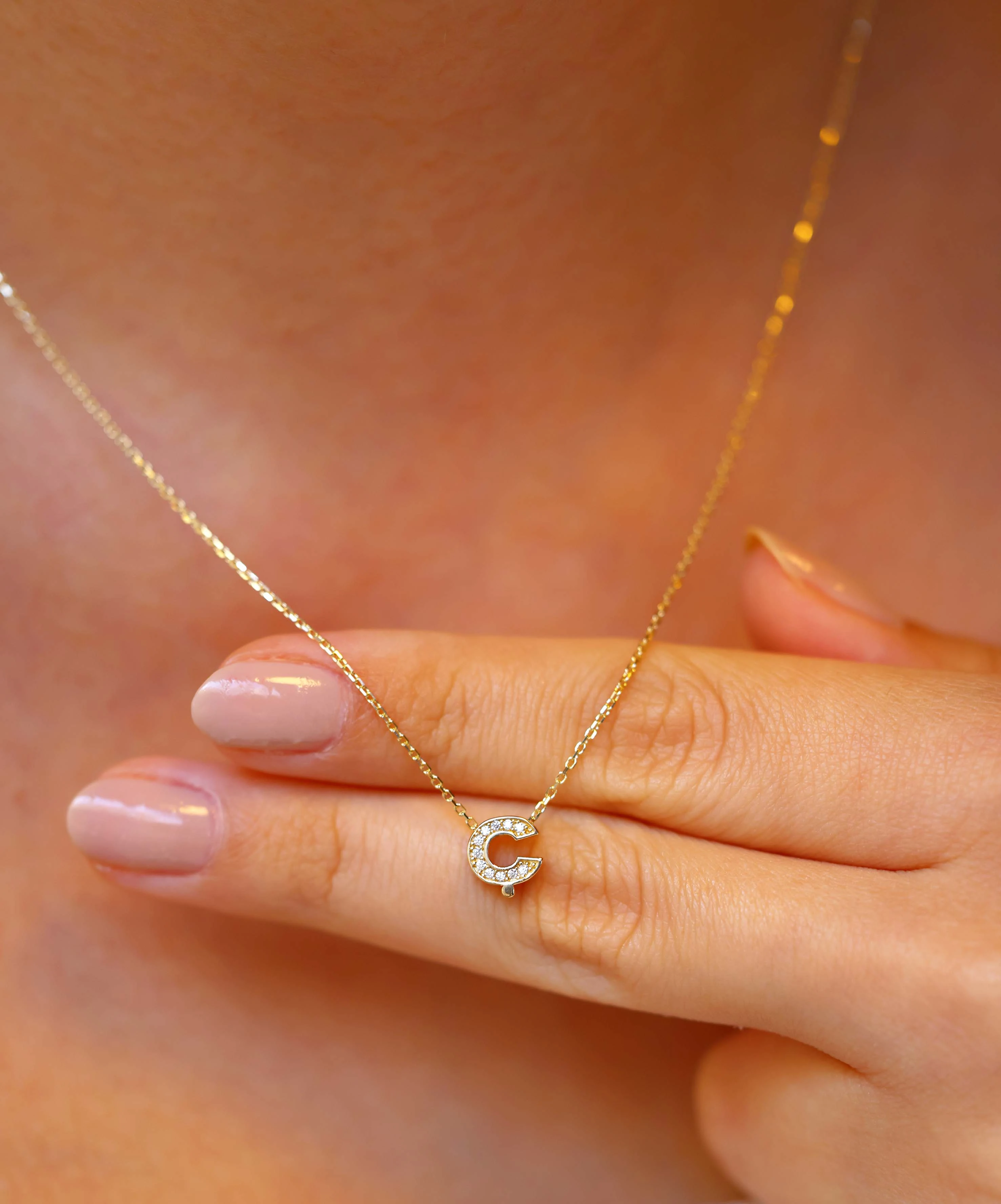 Altın Taşlı Ç Harf Kolye