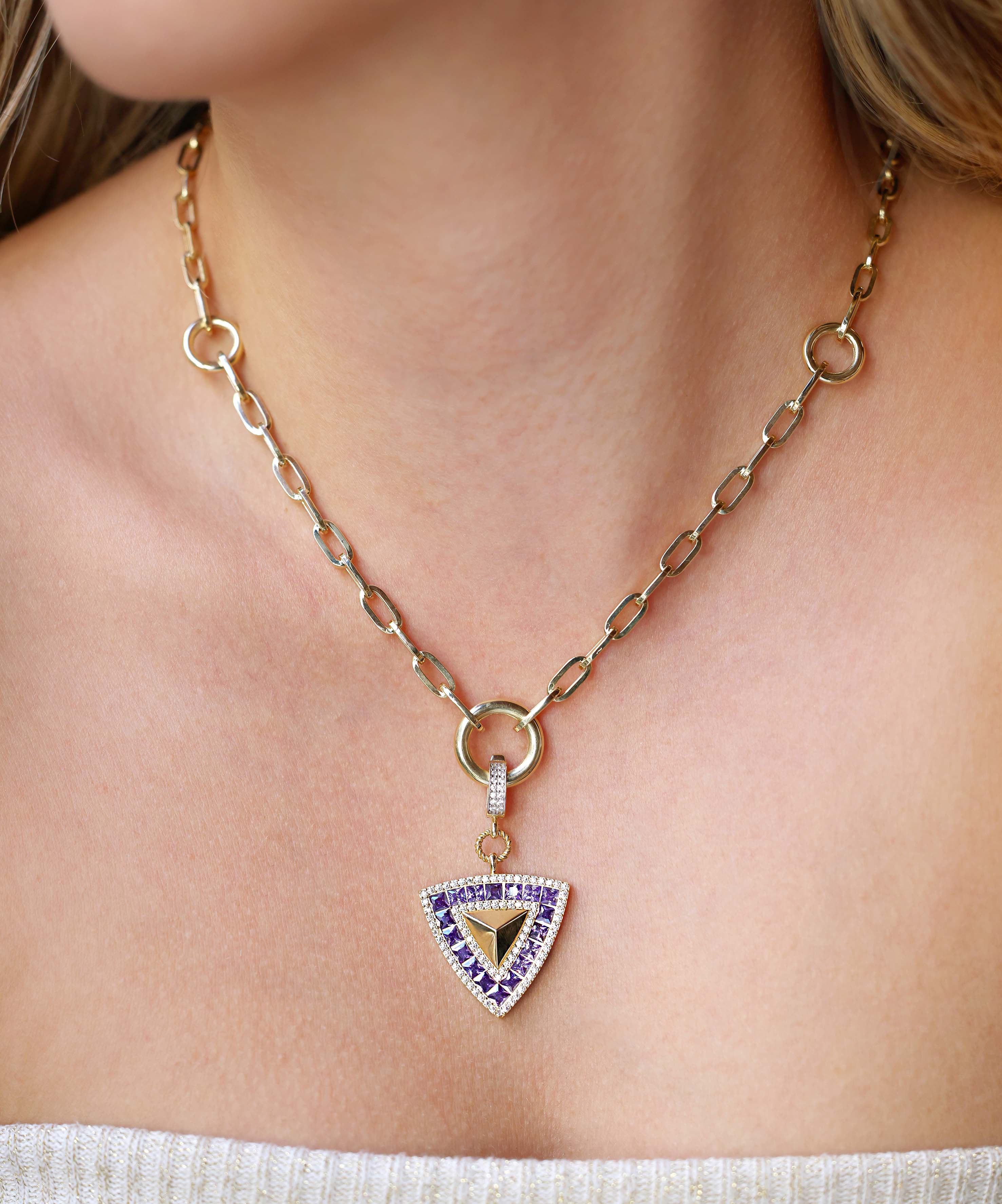 Altın Mor Taşlı Üçgen Kolye Ucu