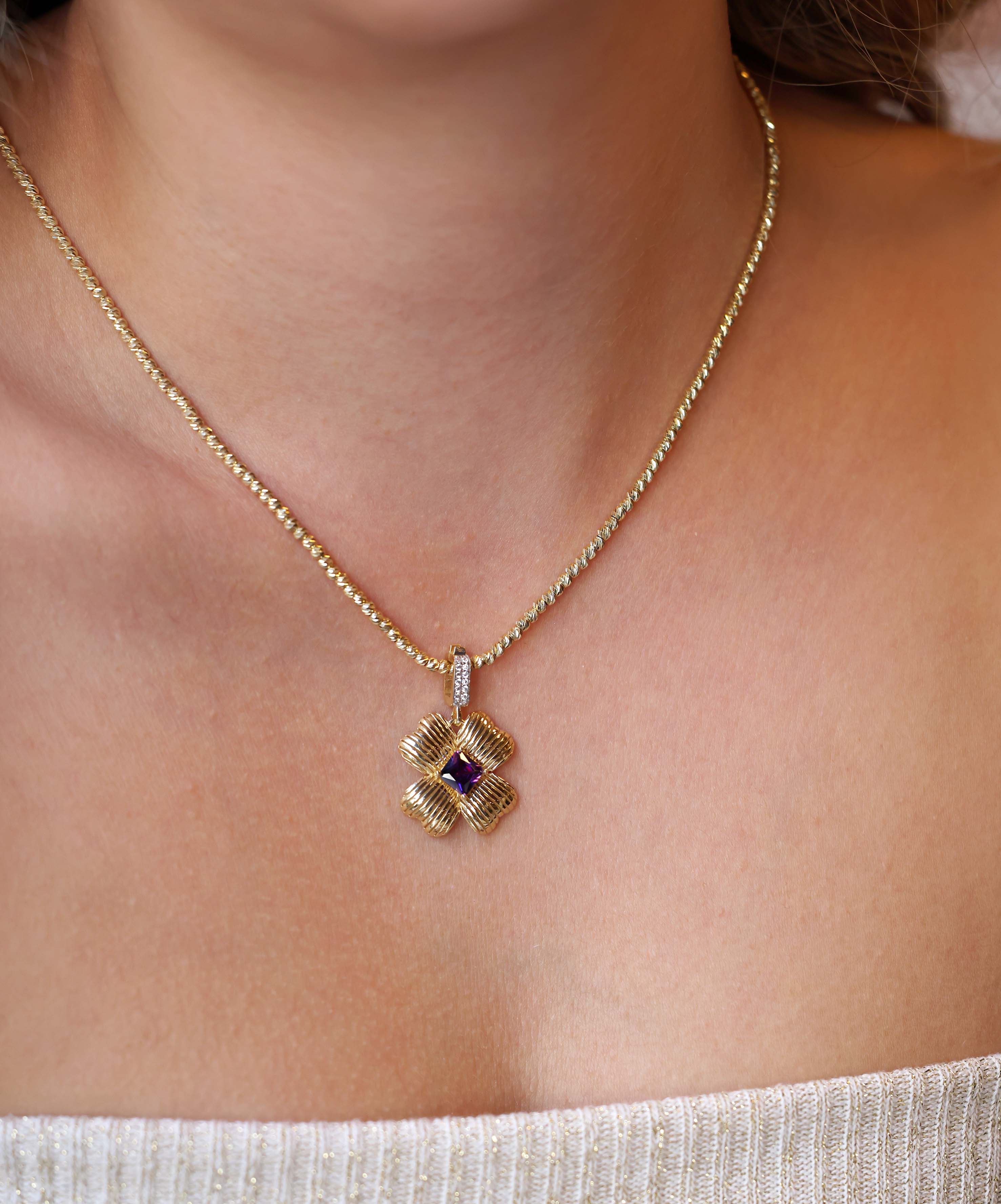 Altın Mor Taşlı Çiçek Kolye Ucu