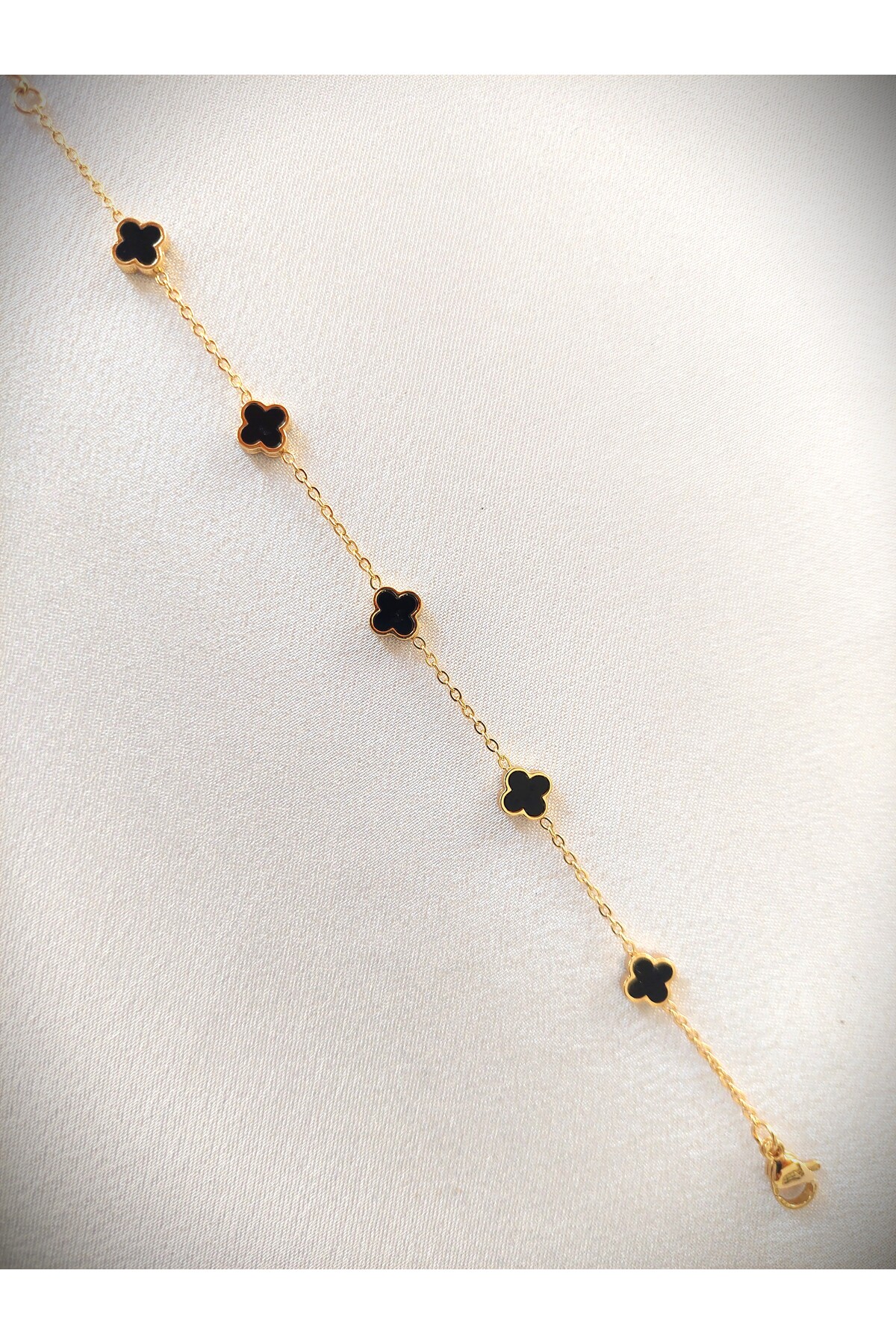 Siyah Mineli Mini Yonca Çelik Bileklik