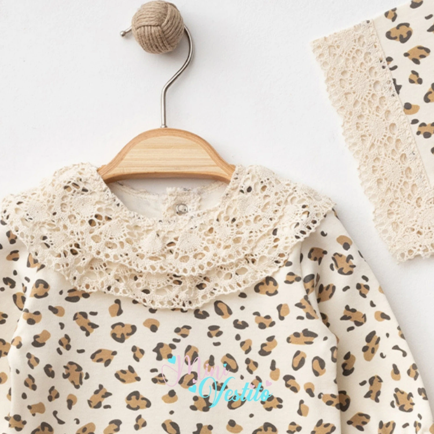 Leopar Desenli Dantelli Sırtı Çıtçıtlı Şapkalı Tulum