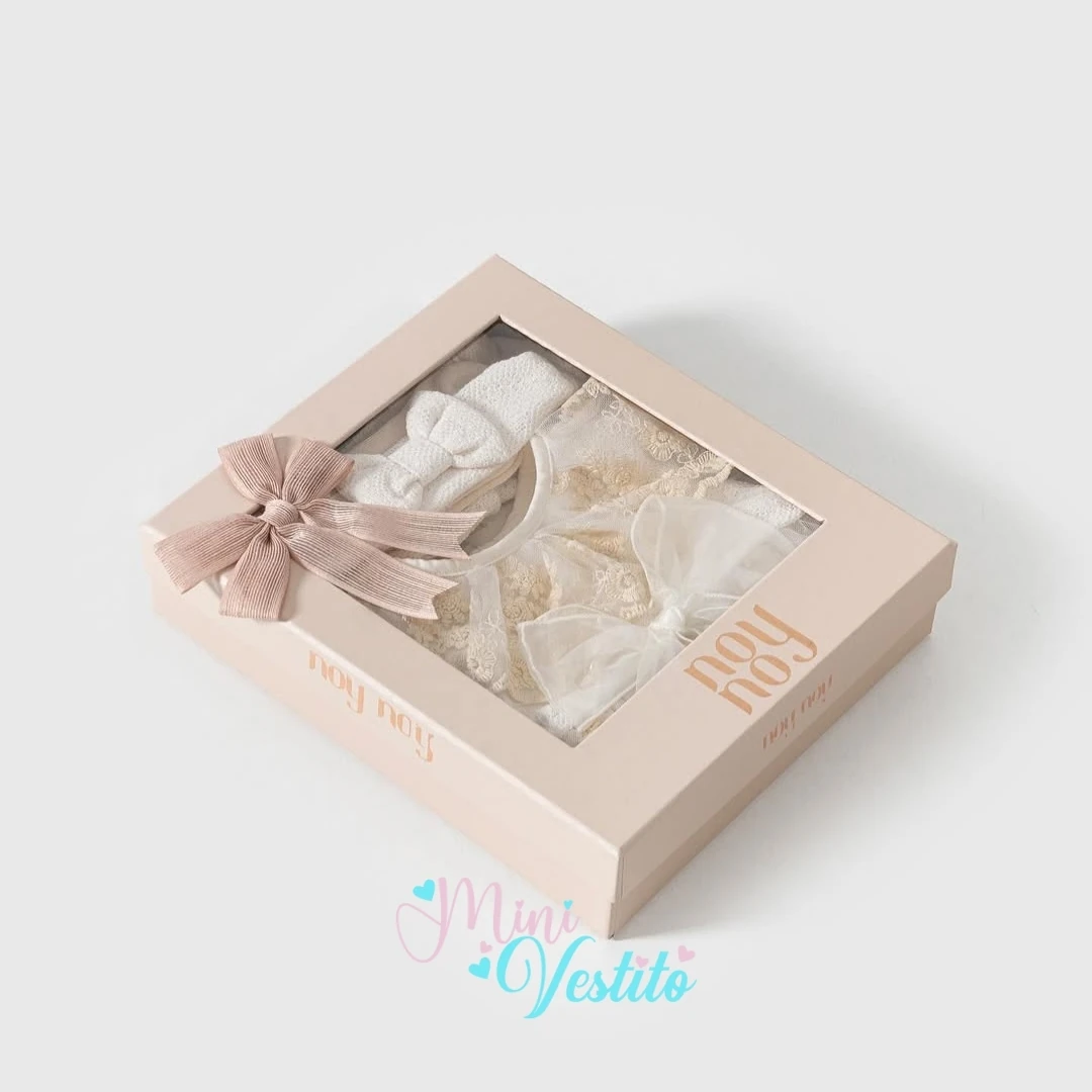 Dantel Rüyası Bandanalı Çoraplı 4 Parça Elbise ( Özel Hediye Kutusunda )