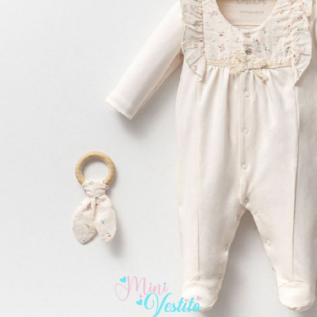 🌸 “Vintage Gül” 3’lü Kız Bebek Hastane Çıkışı Takımı – Pudra Çiçekli