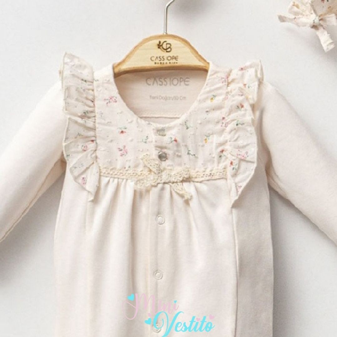 🌸 “Vintage Gül” 3’lü Kız Bebek Hastane Çıkışı Takımı – Pudra Çiçekli