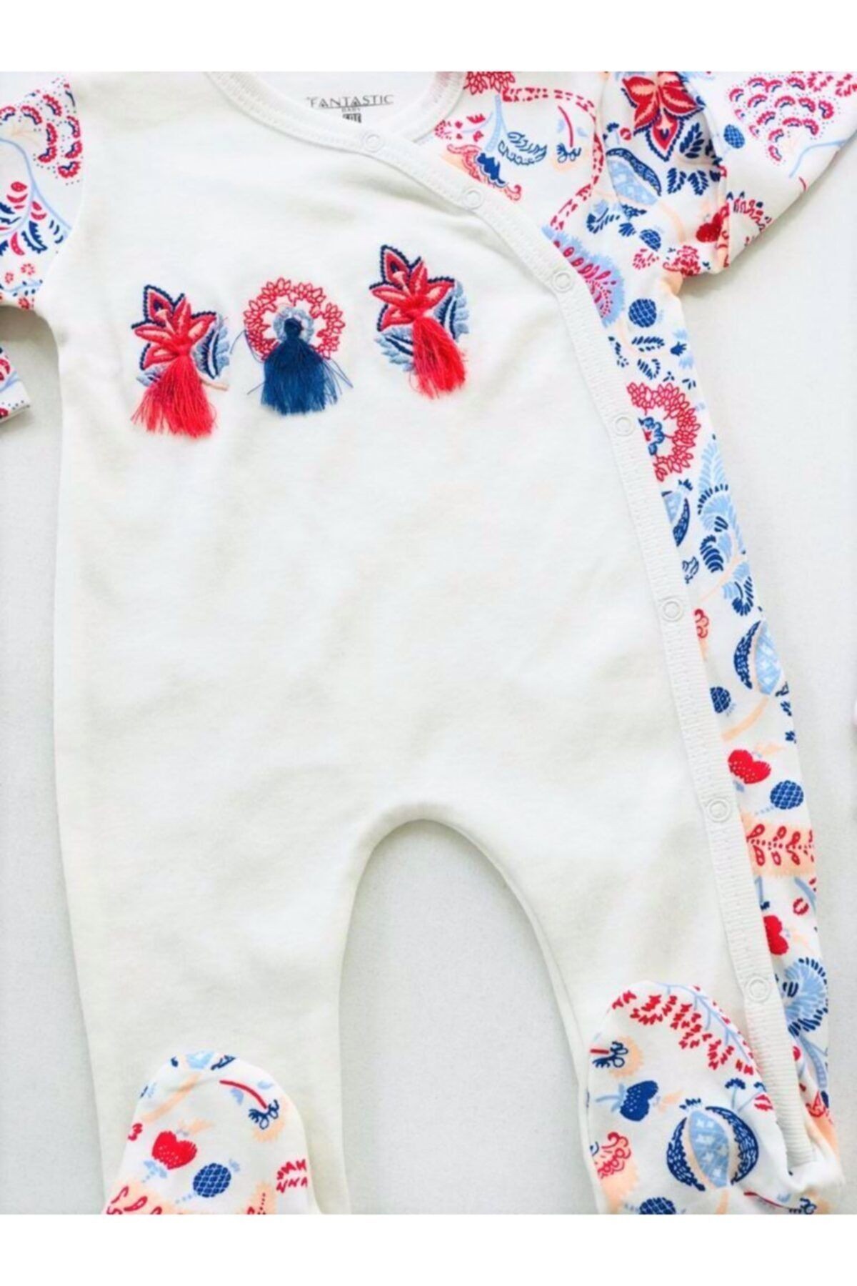 Baby Boss Püsküllü Eldivenli Ve Şapkalı Set Beyaz