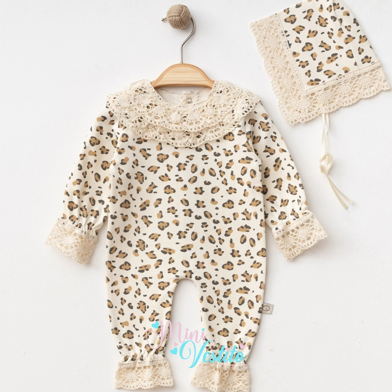 Leopar Desenli Dantelli Sırtı Çıtçıtlı Şapkalı Tulum