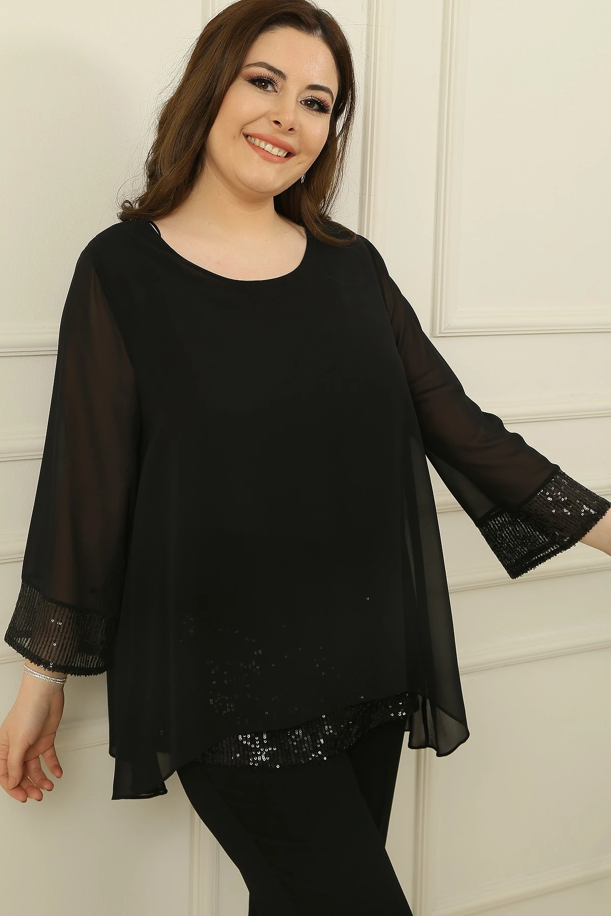 Kadın Yaka Manşeti Ve İçi Pulpayet Büyük Beden Şifon Bluz