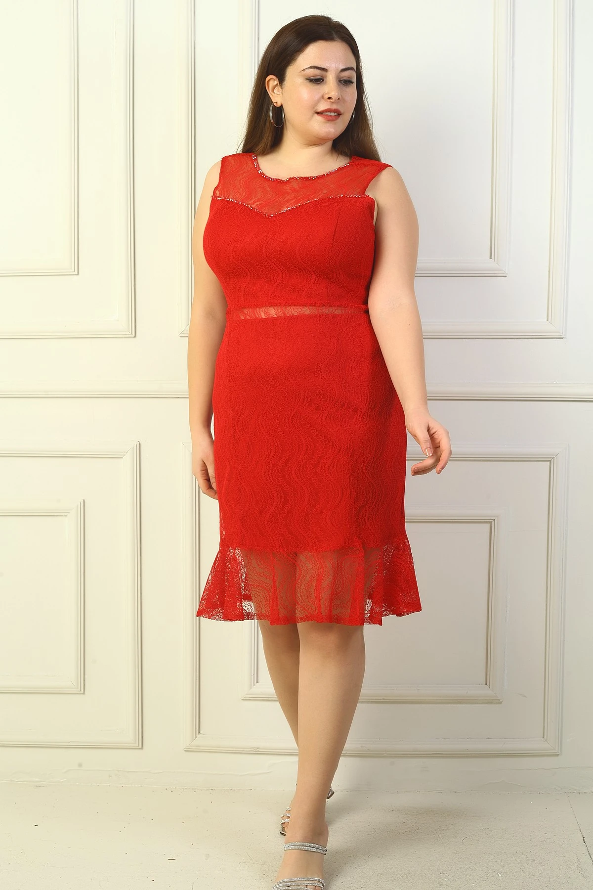 Kadın Önü Boncuk İşlemeli Eteği Volanlı Astarlı Büyük Beden Dantel Elbise