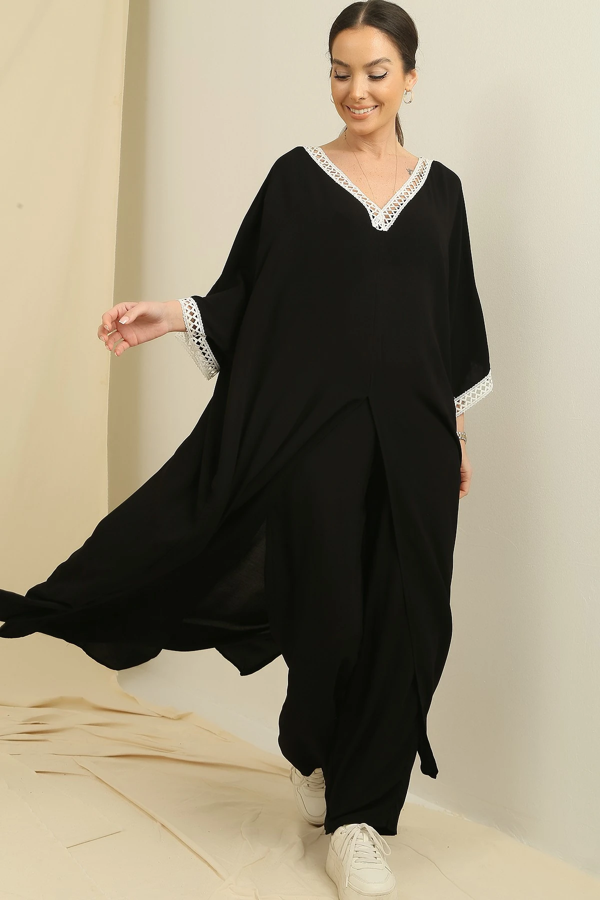 Dantel Detaylı Cepli Uzun Tunik Beli Lastikli Pantolon Oversize 2'li Viskon Takım