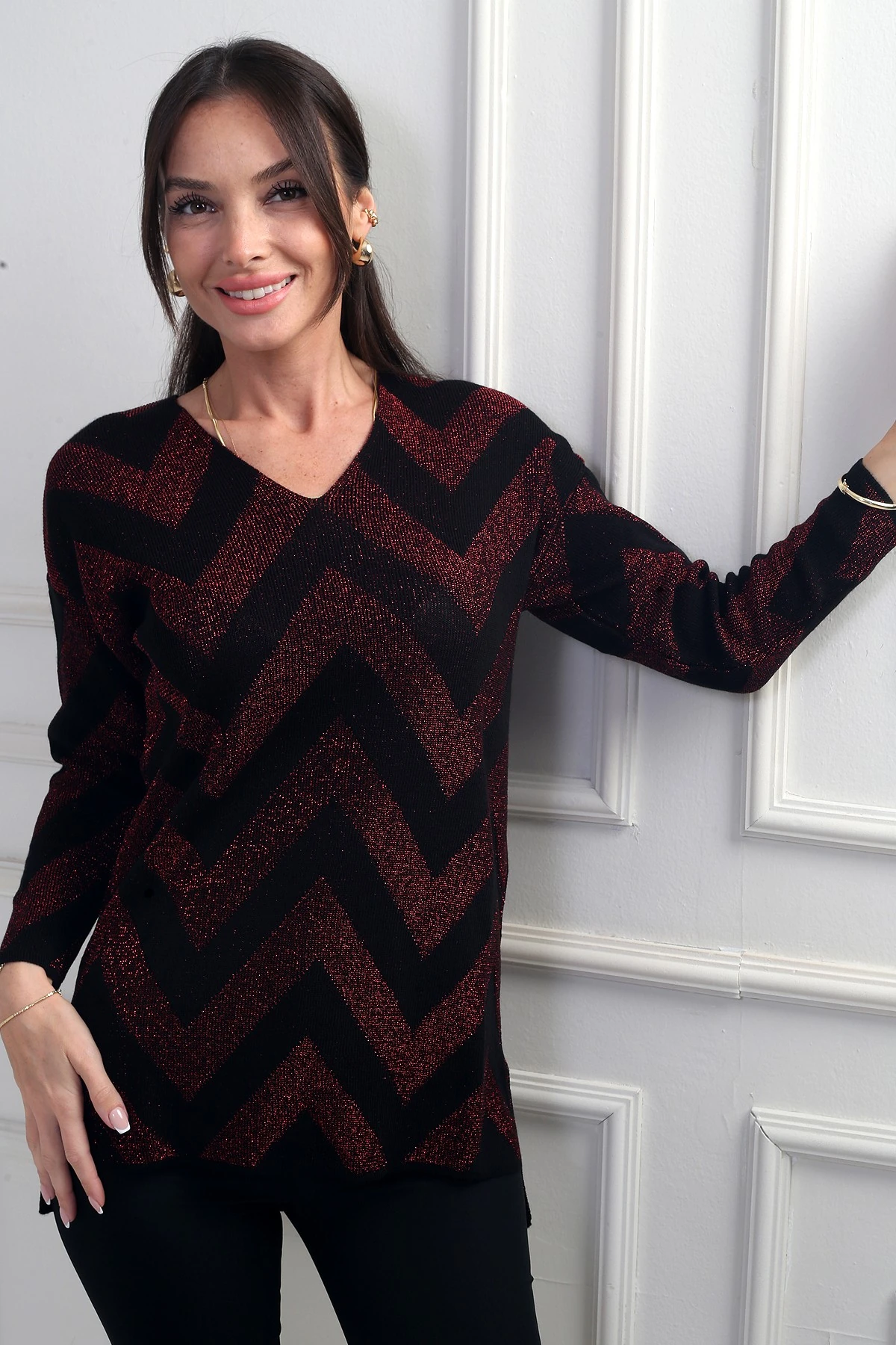 Kadın V Yaka Zikzak Desenli Geniş Beden Aralıklı Simli Bluz