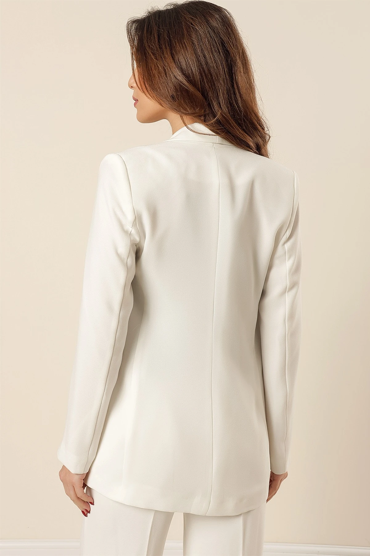 Sahte Cepli Astarlı Geniş Beden Aralıklı Krep Ceket