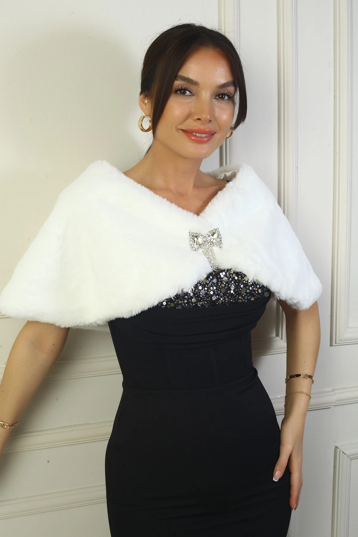 Kadın Broşlu İçi Astarlı Bolero