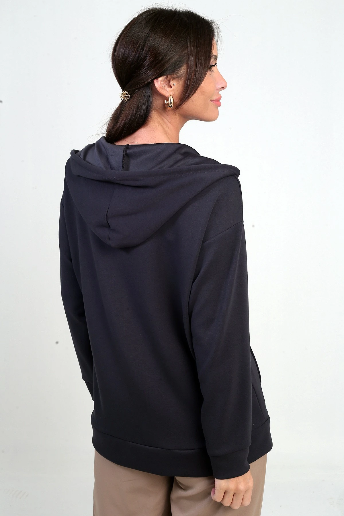 Kadın Kapüşonlu Kanguru Cepli Önü Fermuarlı Osyho Hırka