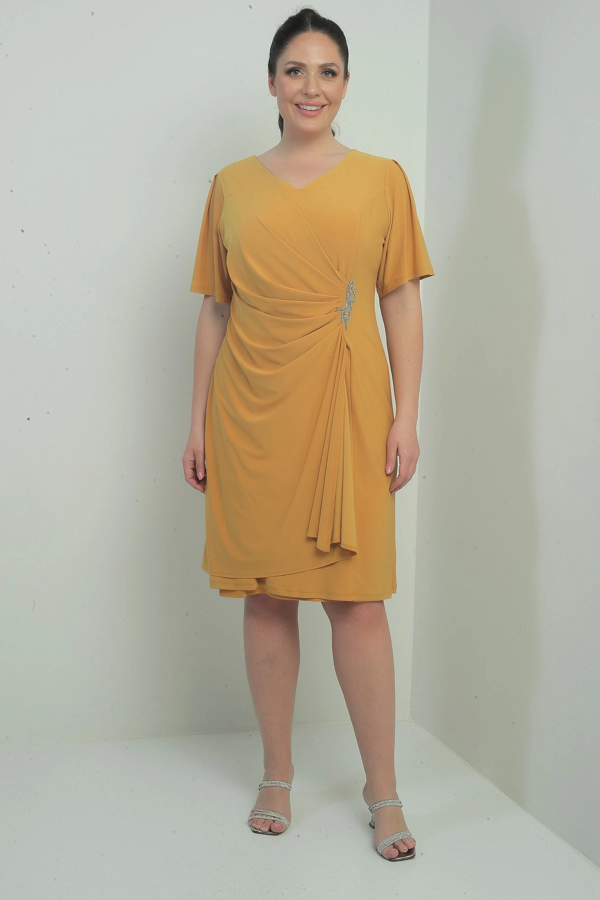 Kadın V Yaka Önü Büzgülü Taş Detaylı Astarlı Büyük Beden Likralı Elbise