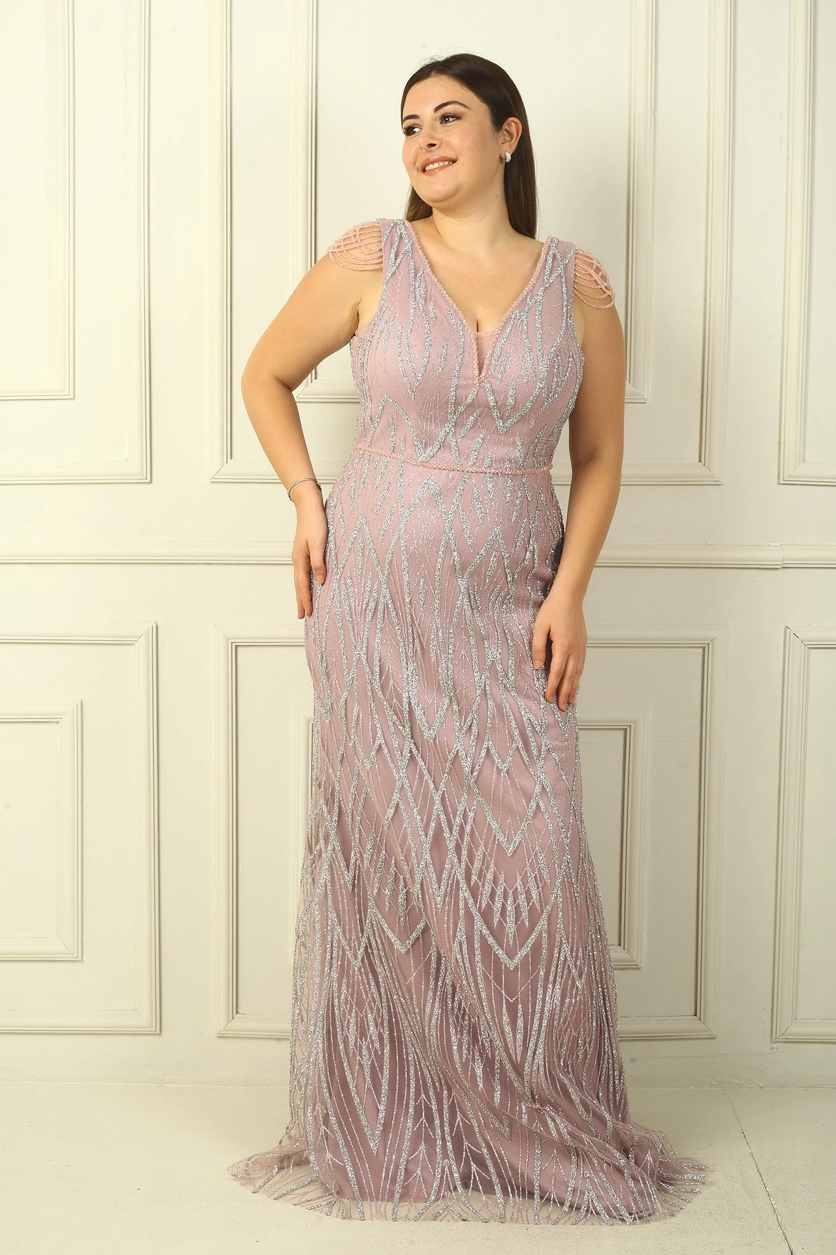 Kadın Omzu Püsküllü Astarlı Boncuk Ve Taşlı Büyük Beden Uzun Elbise