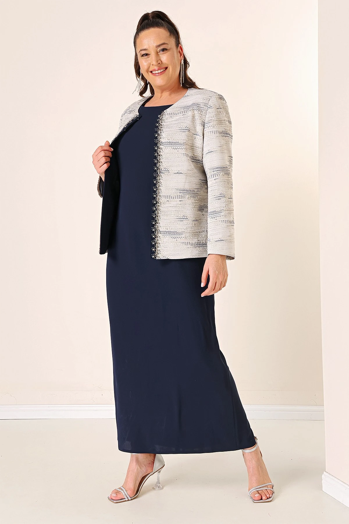 Kolsuz Uzun Elbise Taş Detaylı Jakarlı Büyük Beden Astarlı 2'li Takım