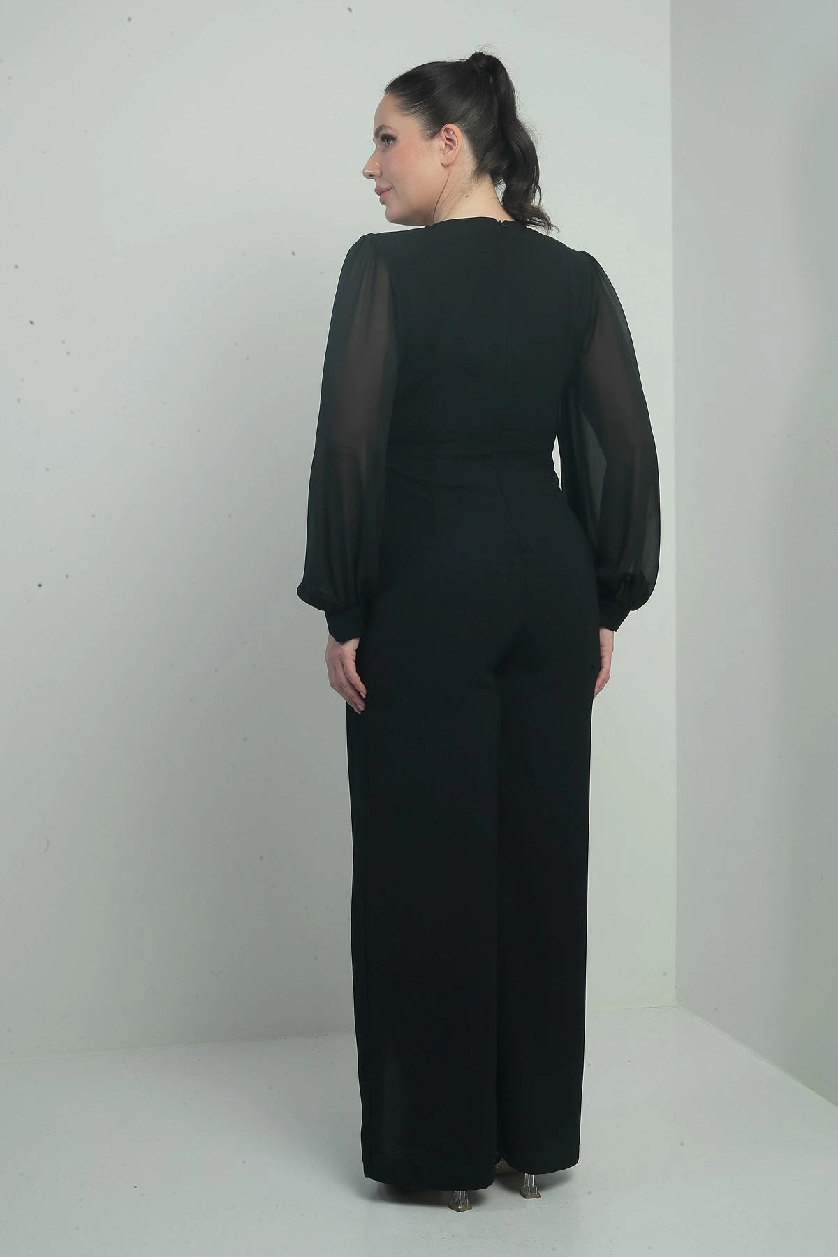 Kadın V Yaka Önü Tek Düğme Kolları Şifon Yarım Astarlı Büyük Beden Krep Tulum