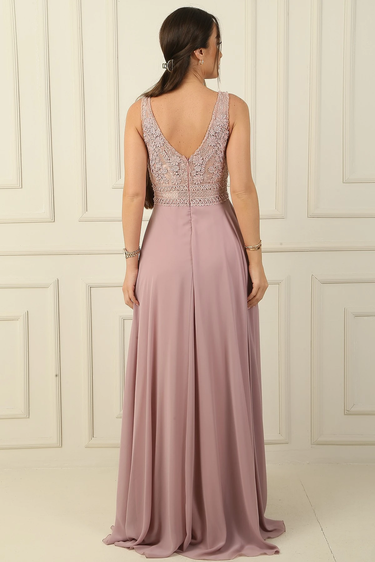 Ön Arka V Yaka Üst Boncuklu Çiçek Motifli Astarlı Uzun Şifon Abiye Elbise