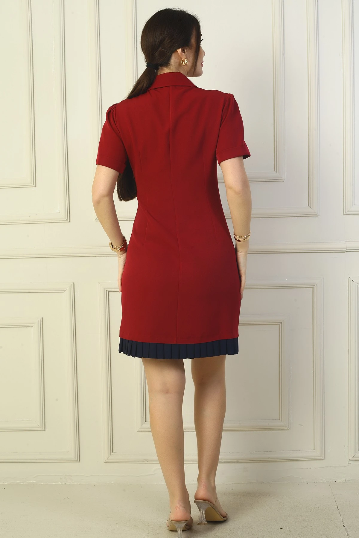 Kruvaze Yaka Düğmeli Etek Ucu Plise Detaylı Elbise