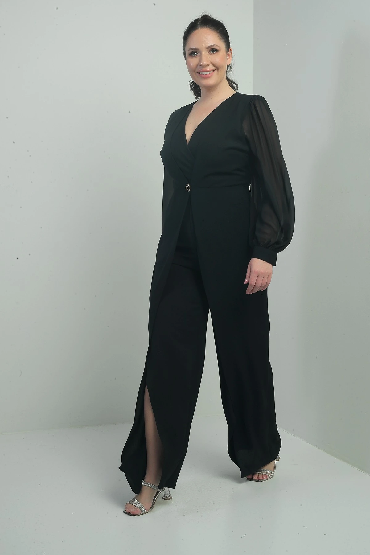 Kadın V Yaka Önü Tek Düğme Kolları Şifon Yarım Astarlı Büyük Beden Krep Tulum