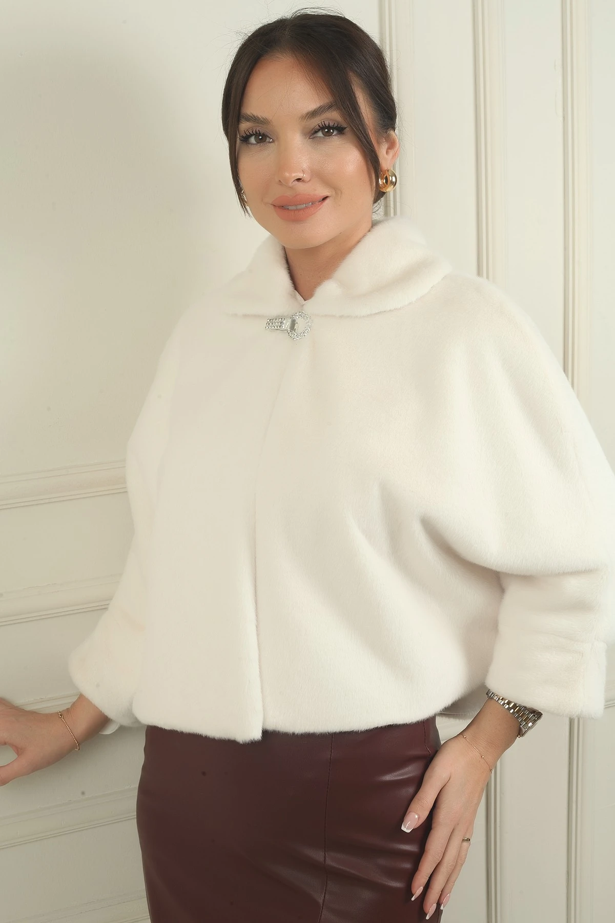 Kadın Taş Tokalı Astarlı Kürk Ceket