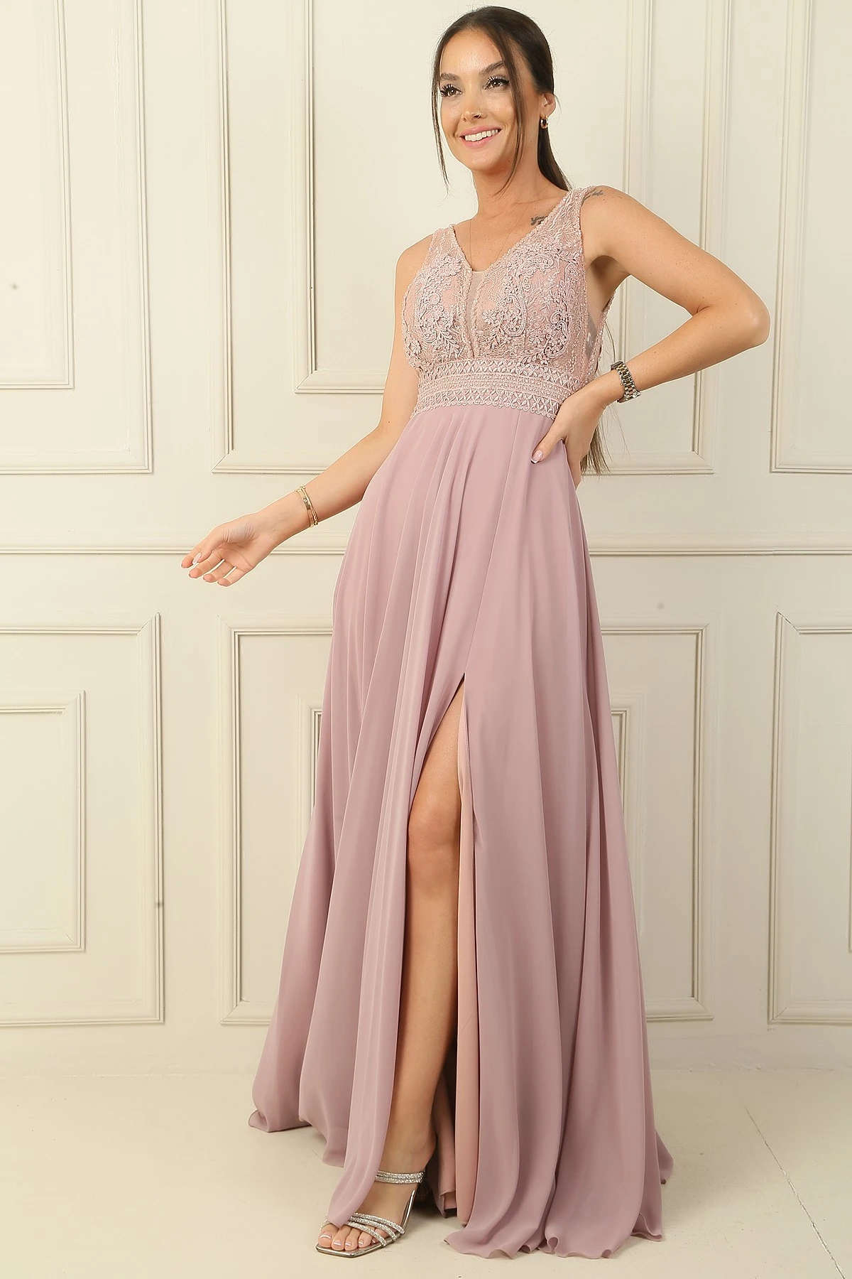 Ön Arka V Yaka Üst Boncuklu Çiçek Motifli Astarlı Uzun Şifon Abiye Elbise