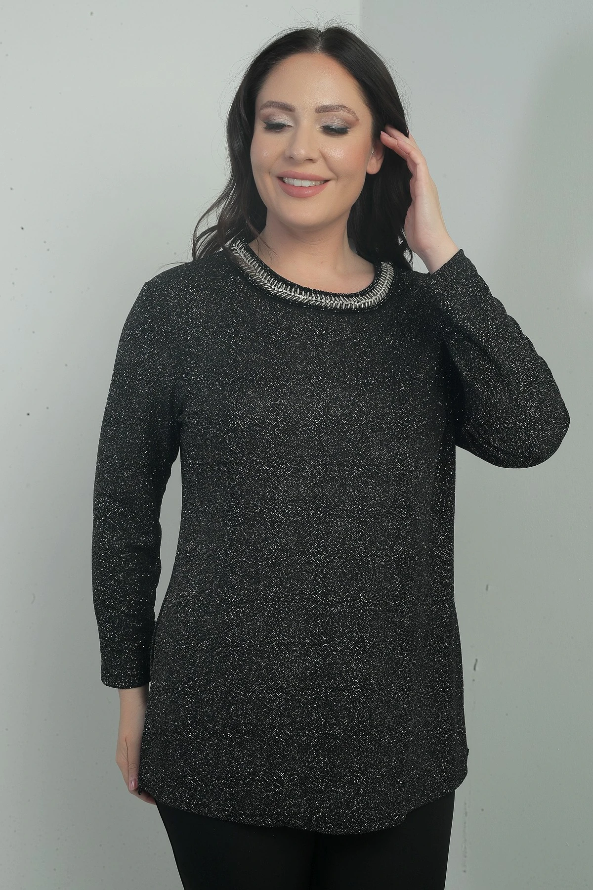 Kadın Taş Detaylı Yuvarlak Yaka Simli Likralı Büyük Beden Bluz