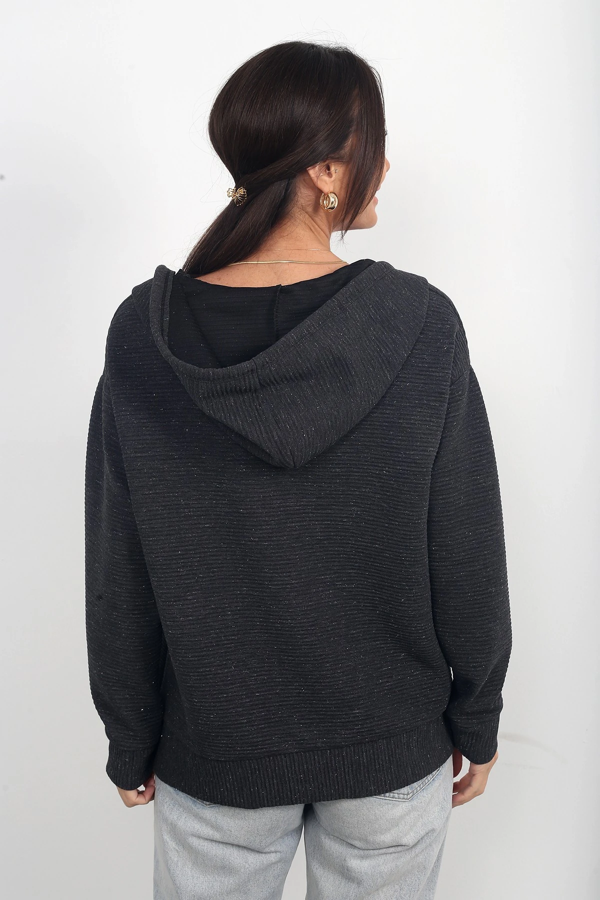 Kadın Önü Fermuarlı Kanguru Cepli Kapüşonlu Simli Hırka