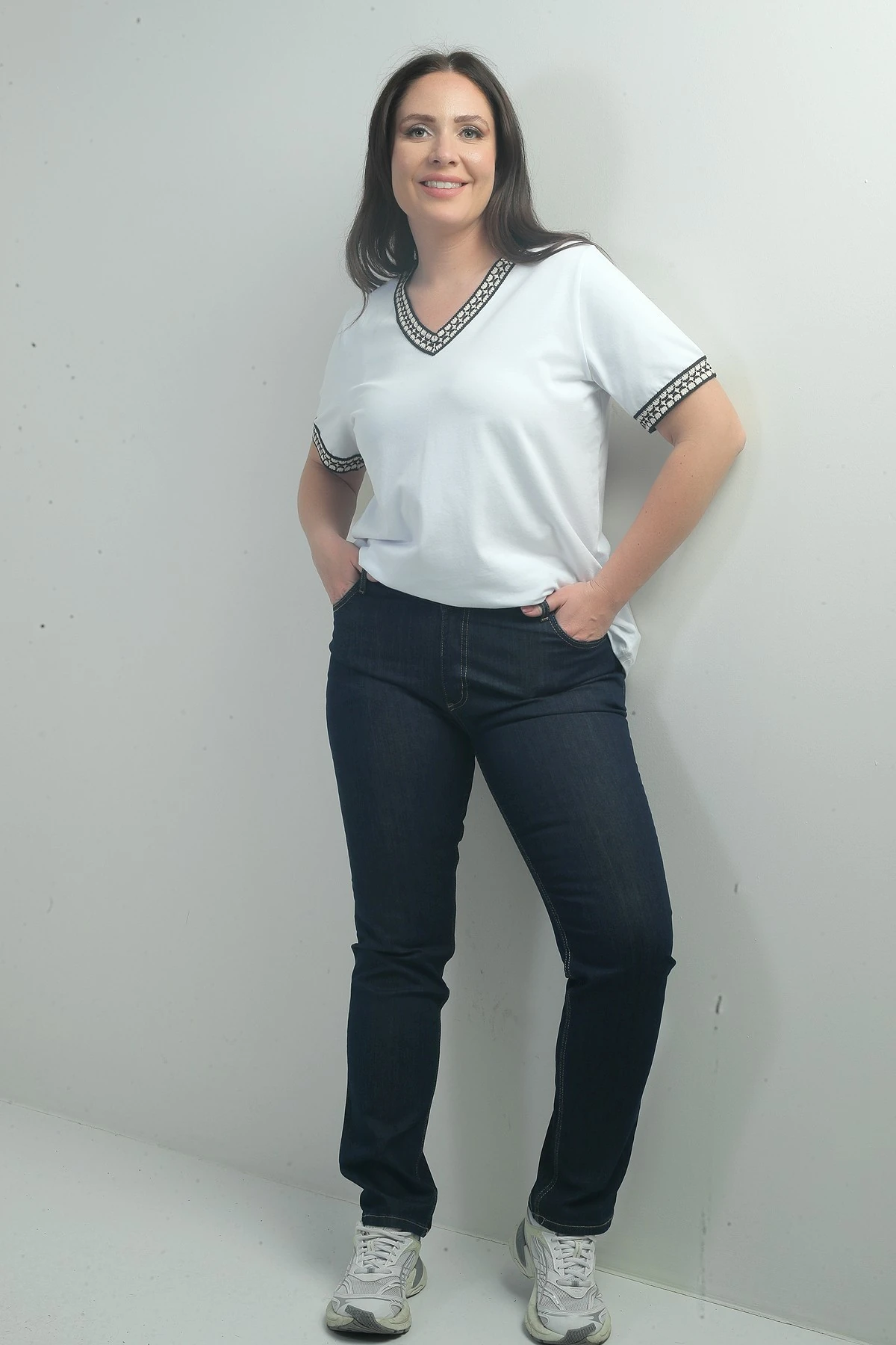 Kadın Yüksek Bel Boru Paça Büyük Beden Taşlanmış Kot Pantolon