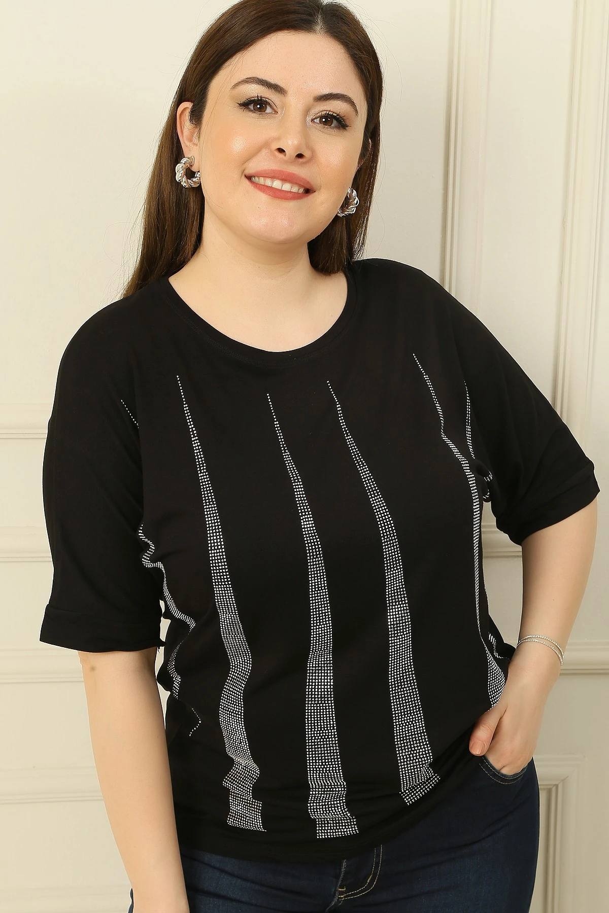 Kadın Piramit Taşlı Kısa Kollu Büyük Beden Bluz